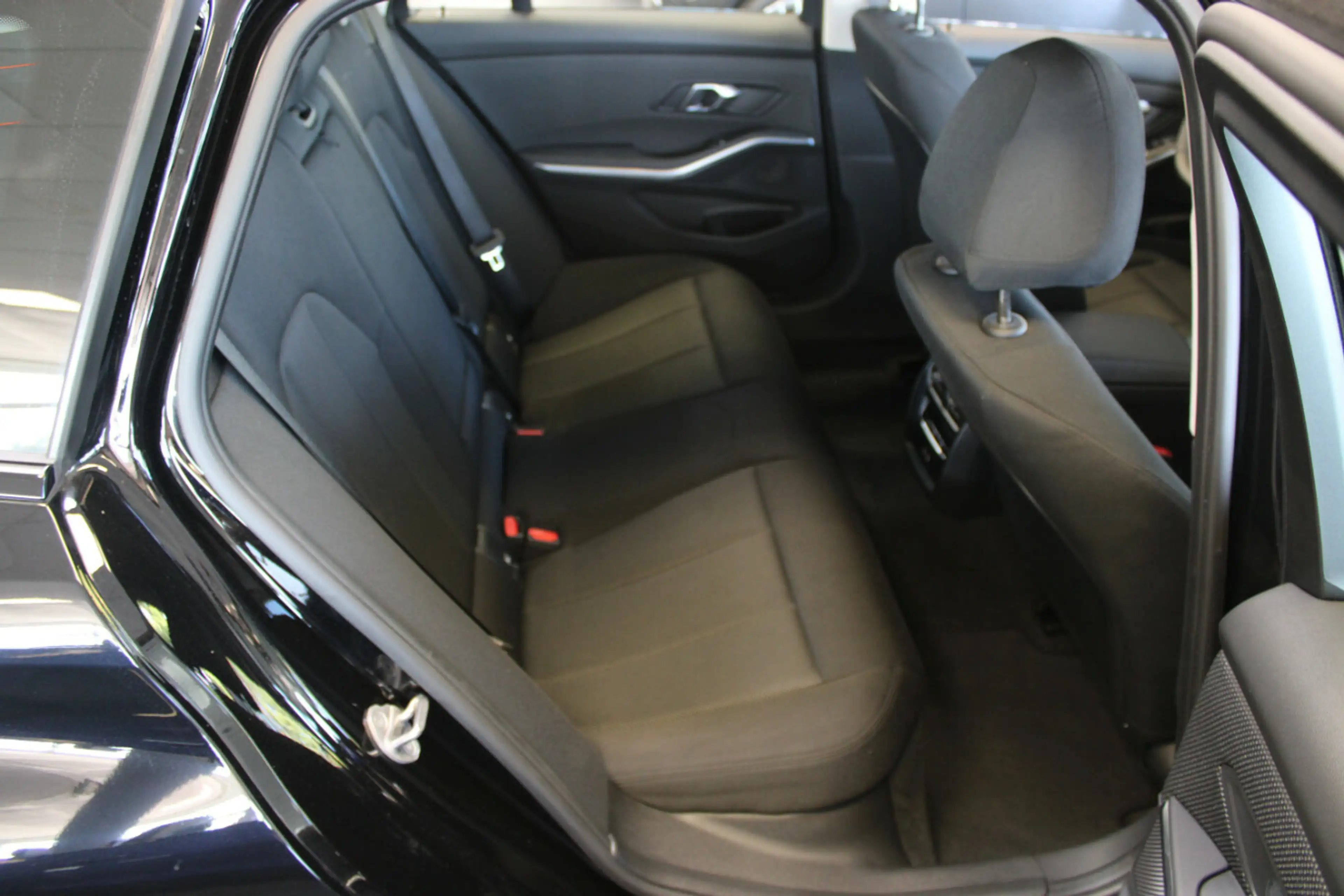 BMW 318 318i Touring Aut. — photo 14