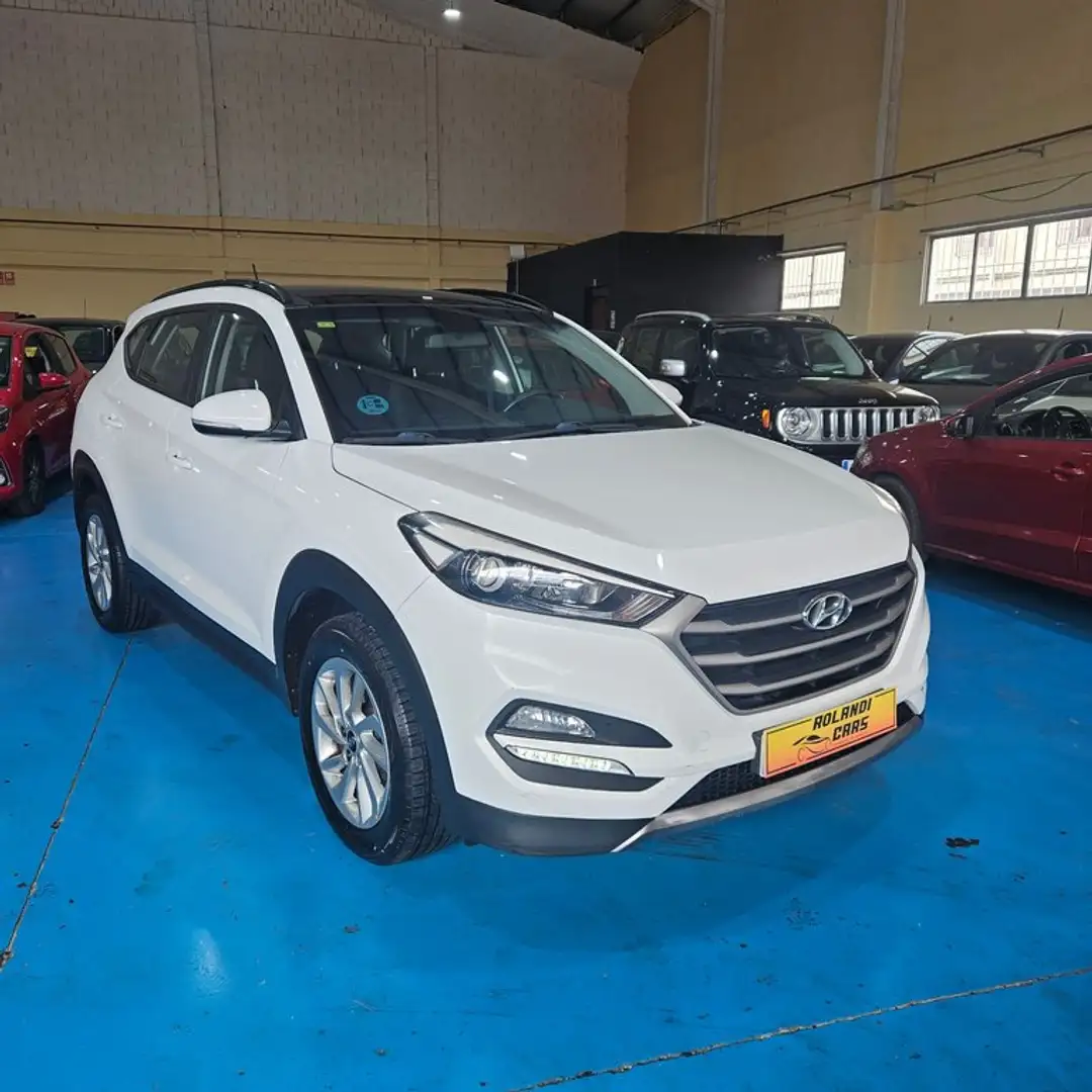 Hyundai TUCSON 1.7CRDI BD Tecno Sky Safe 4x2 Blanco - 2