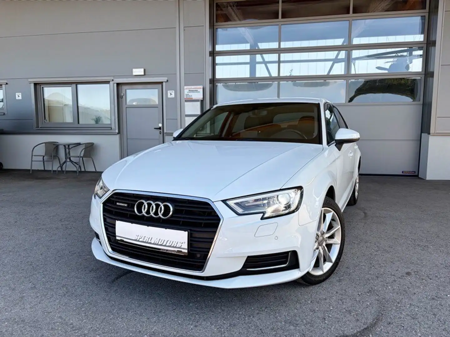 Audi A3 SB 2,0 TDI quattro design Weiß - 1