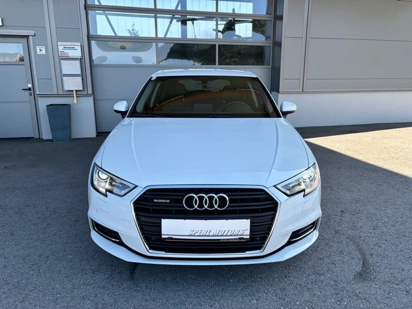 Audi A3 SB 2,0 TDI quattro design Weiß - 2