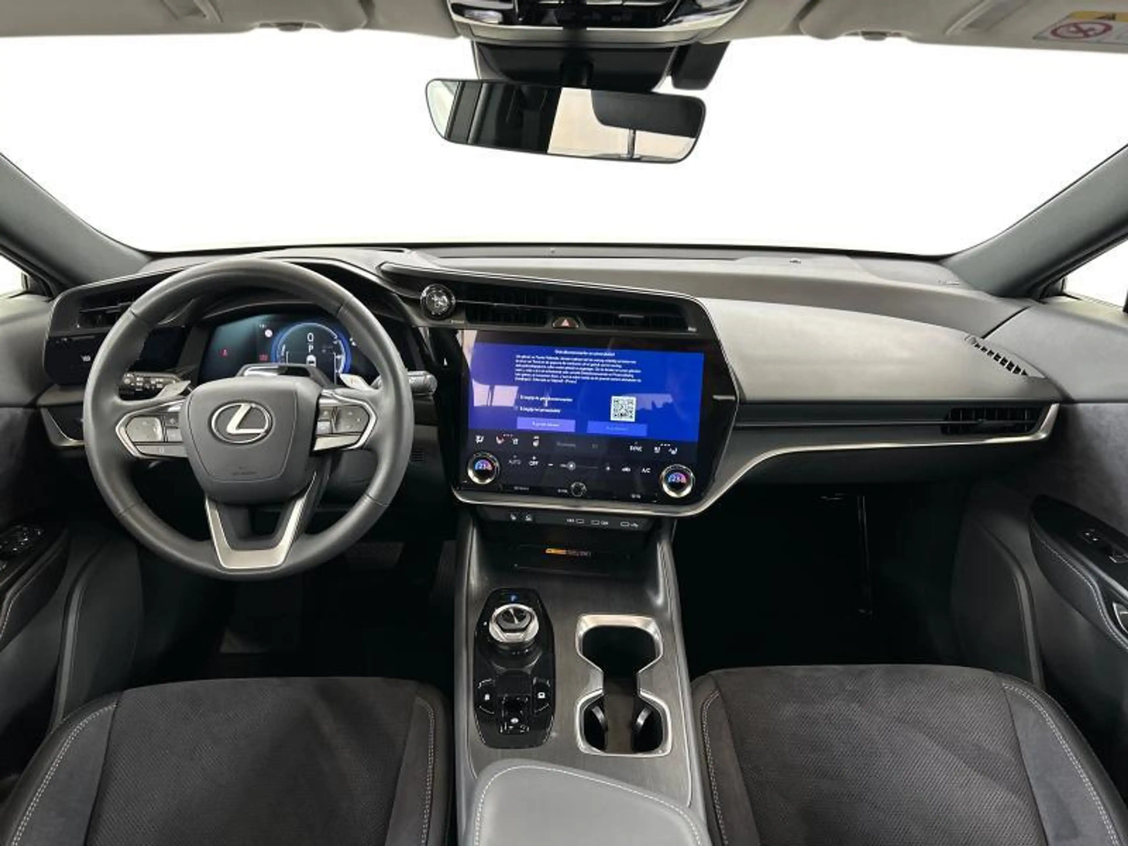 Lexus RZ Privilege Line AWD — photo 9