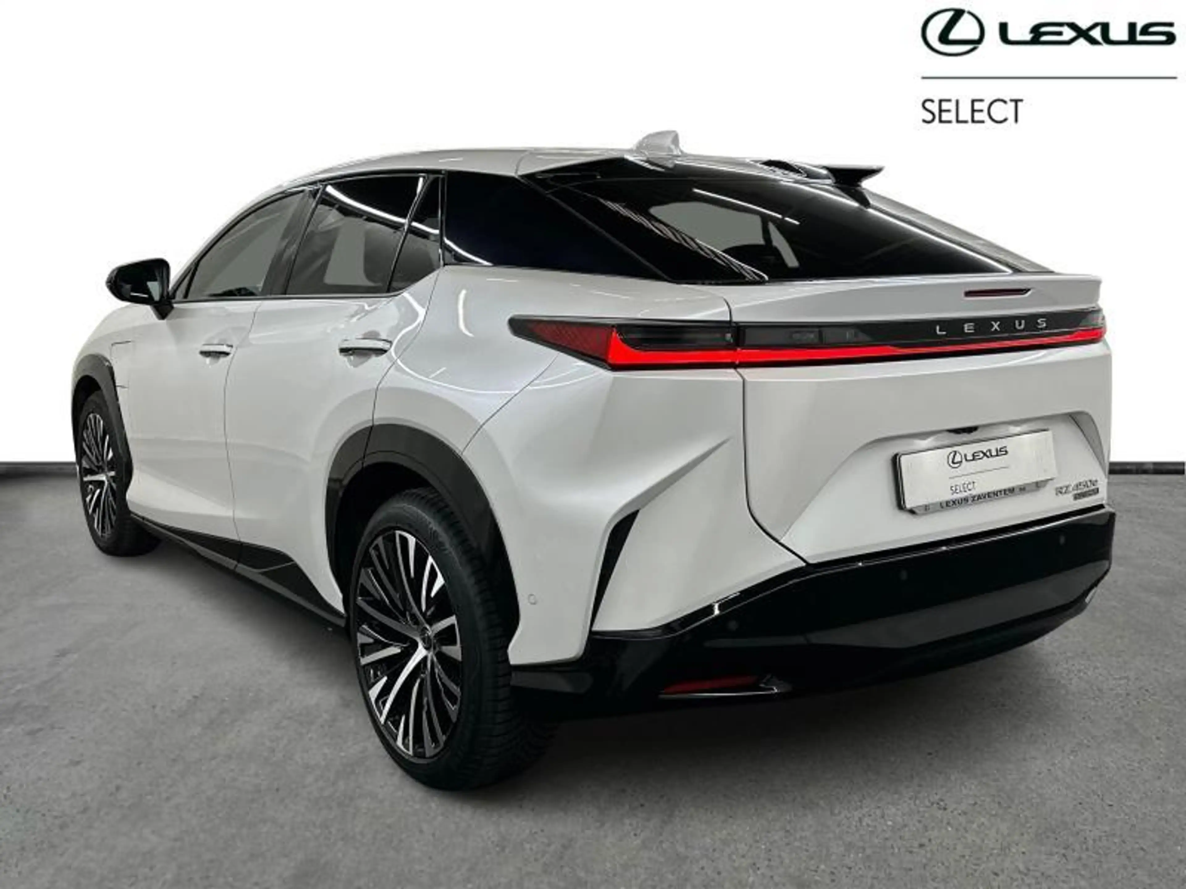 Lexus RZ Privilege Line AWD — photo 3