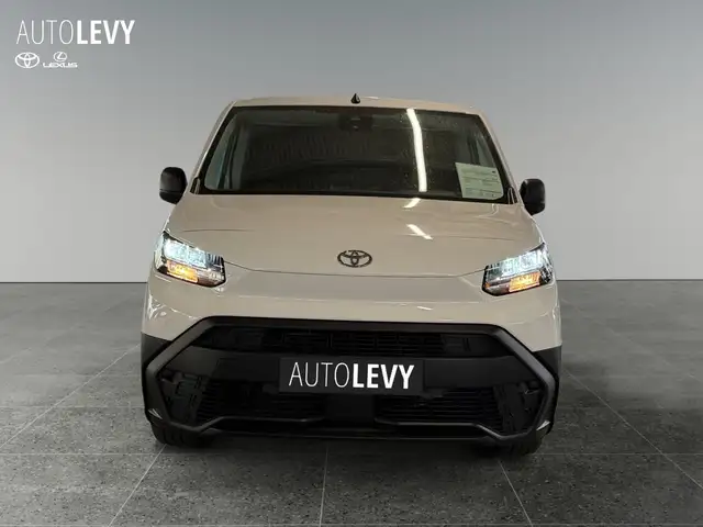 Toyota Proace City view 9
