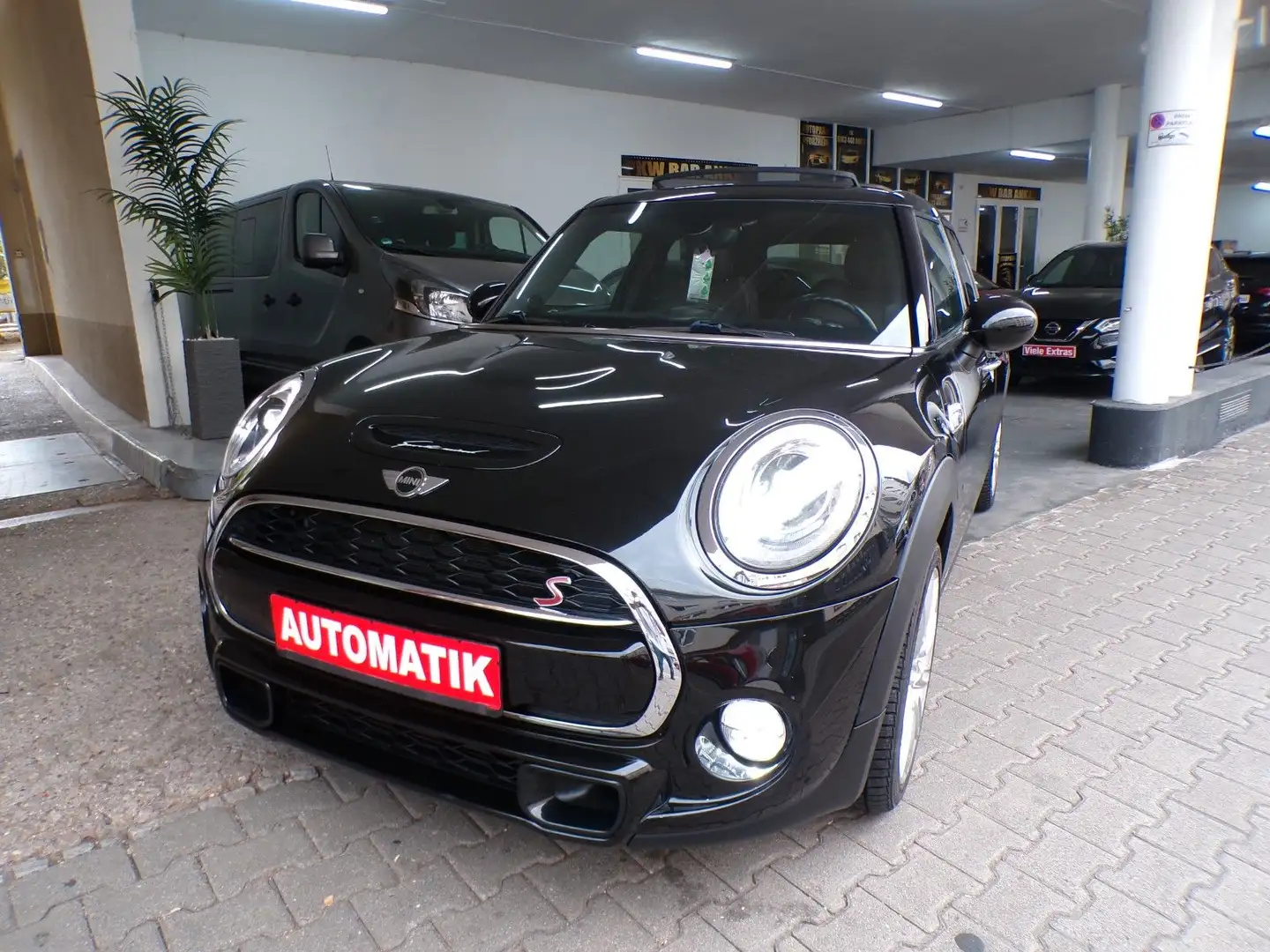 MINI Cooper SD Mini/Automatik/Pano.elektr/Leder/Navi/ Schwarz - 1