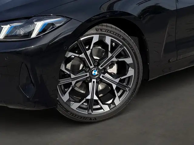 BMW 4 Series view 6
