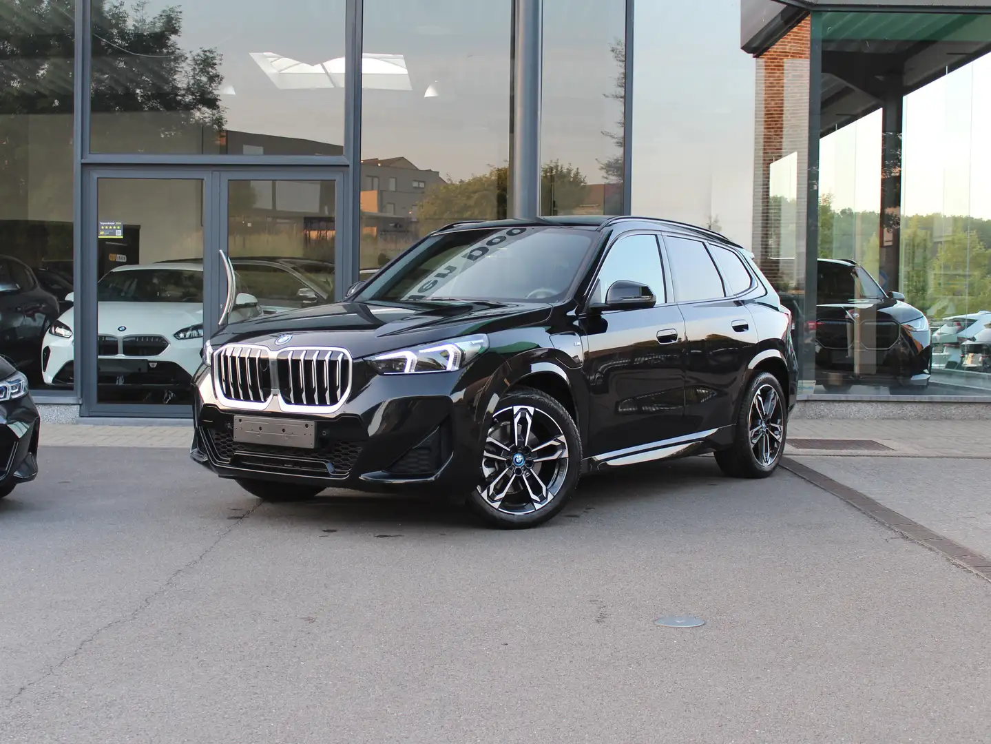 BMW X1 xDrive25e M Sport / PANO / TRKHK / MEM SEAT / ACC Noir - 1