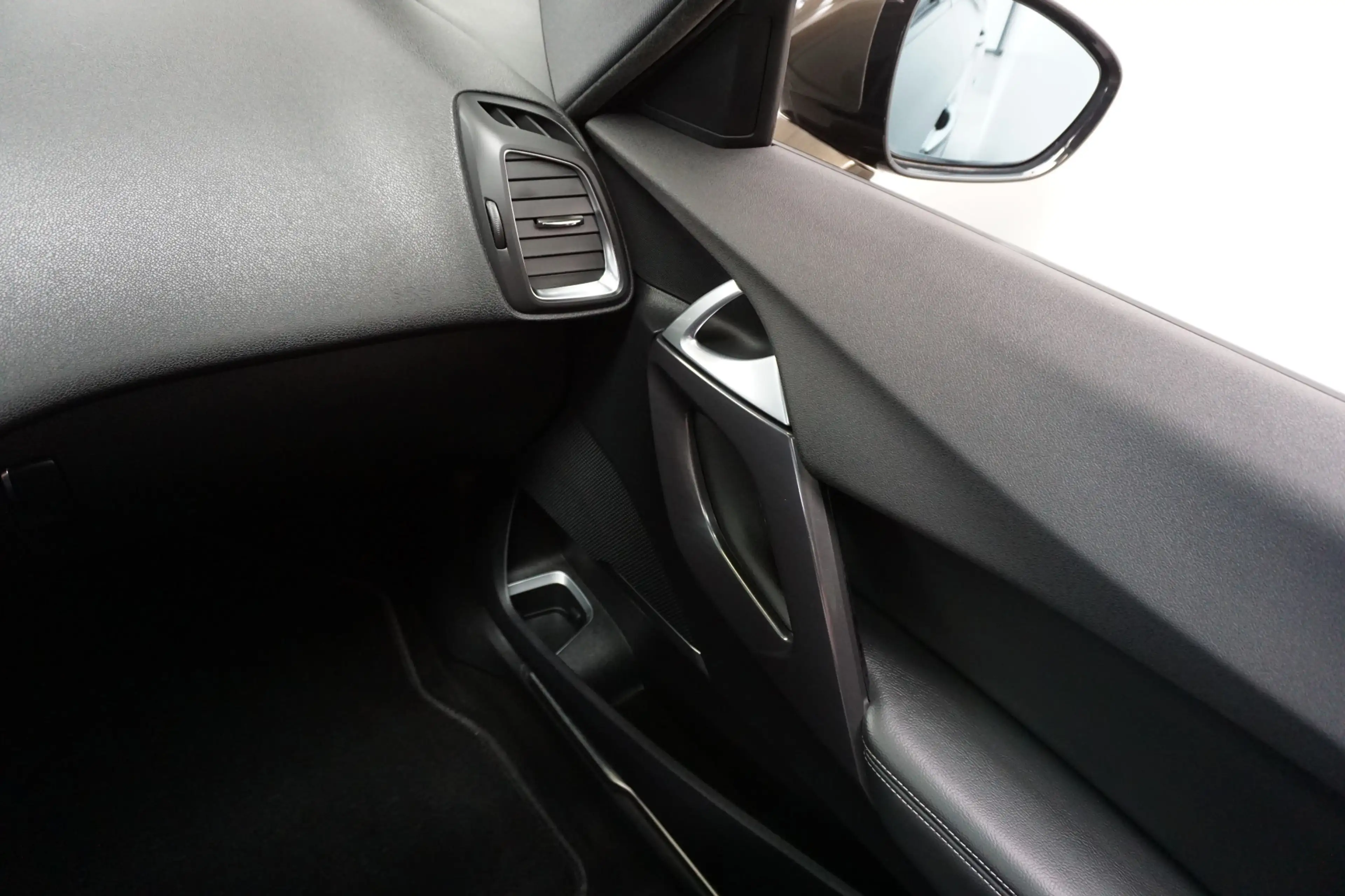 Citroen DS5 1.6 THP Business Executive AUTOMAAT! NL AUTO! NAP! — photo 37