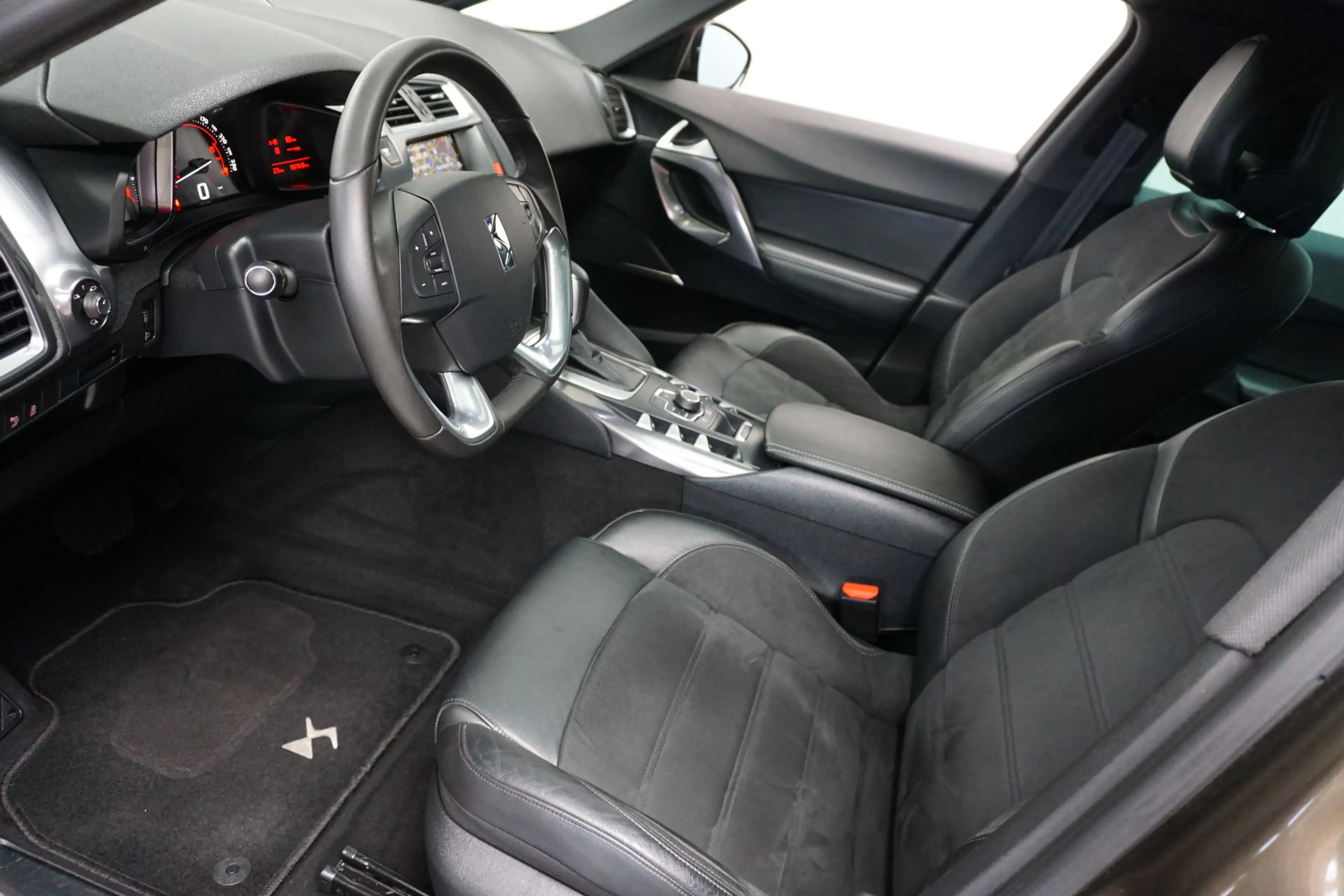Citroen DS5 1.6 THP Business Executive AUTOMAAT! NL AUTO! NAP! — photo 24