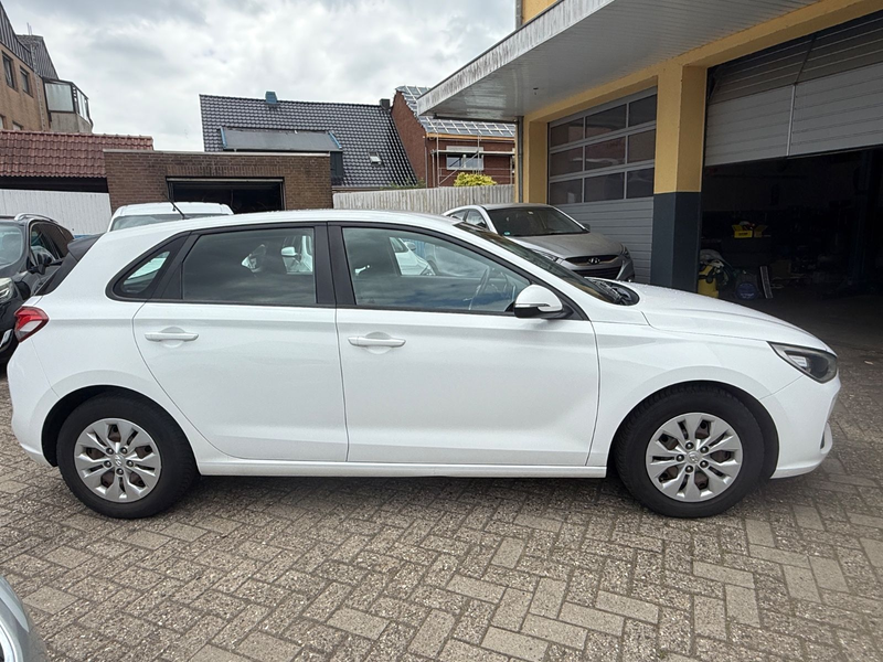 Hyundai i30 1.0 T-GDI*KLIMA*TEMPOMAT*MFL*** — photo 6