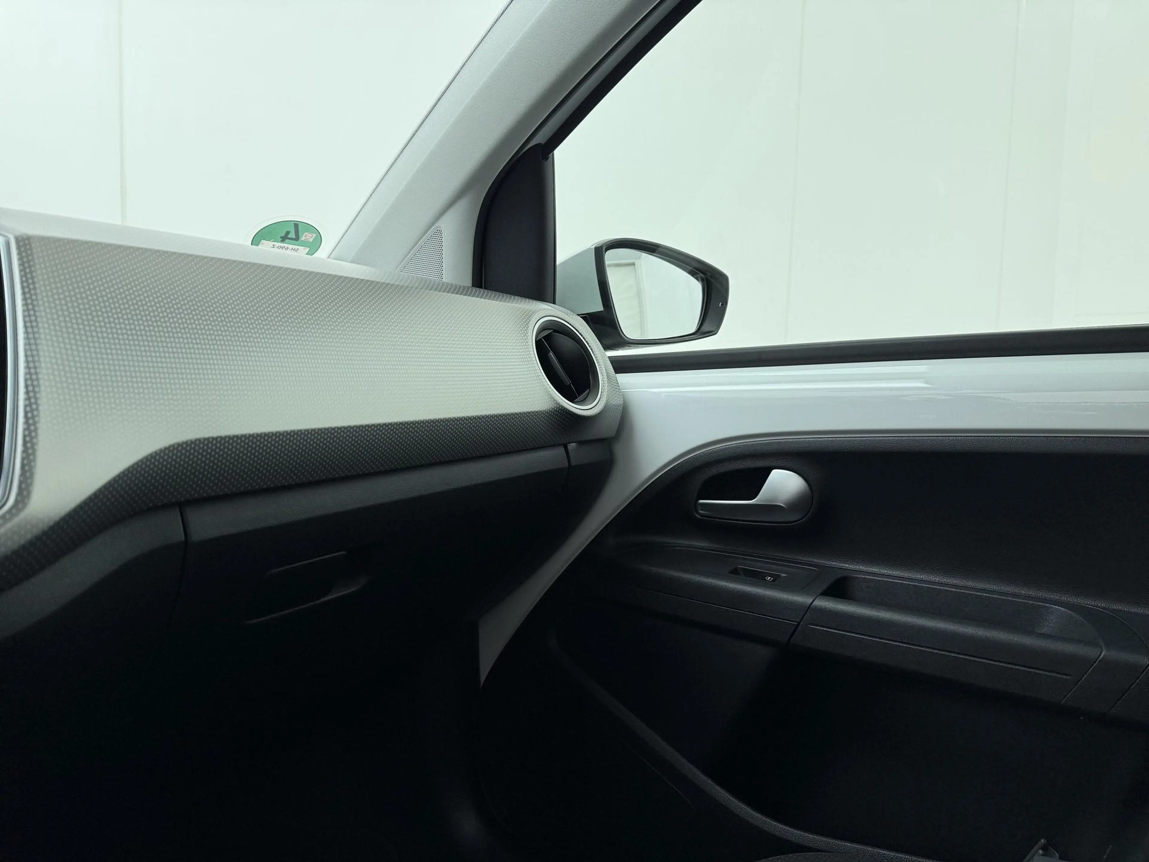 Volkswagen up! 1.0 BMT high up! | 75 PK | Cruise control | Climat — photo 15