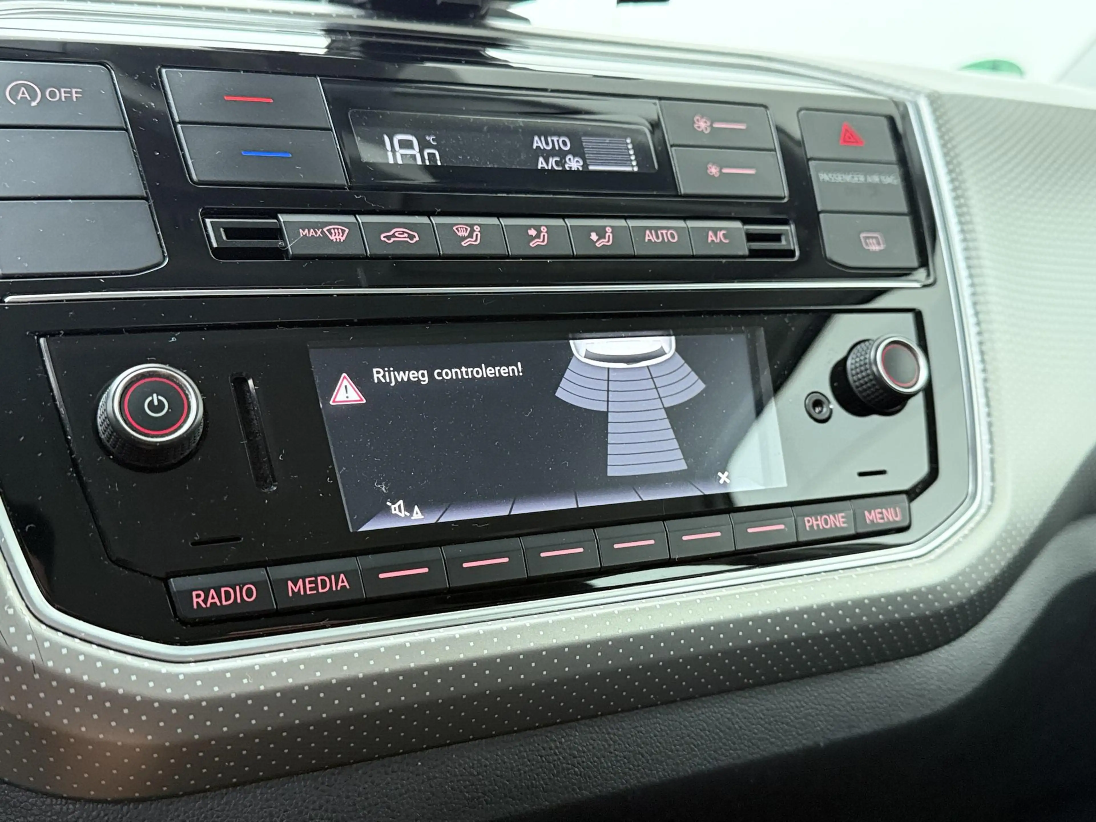 Volkswagen up! 1.0 BMT high up! | 75 PK | Cruise control | Climat — photo 13