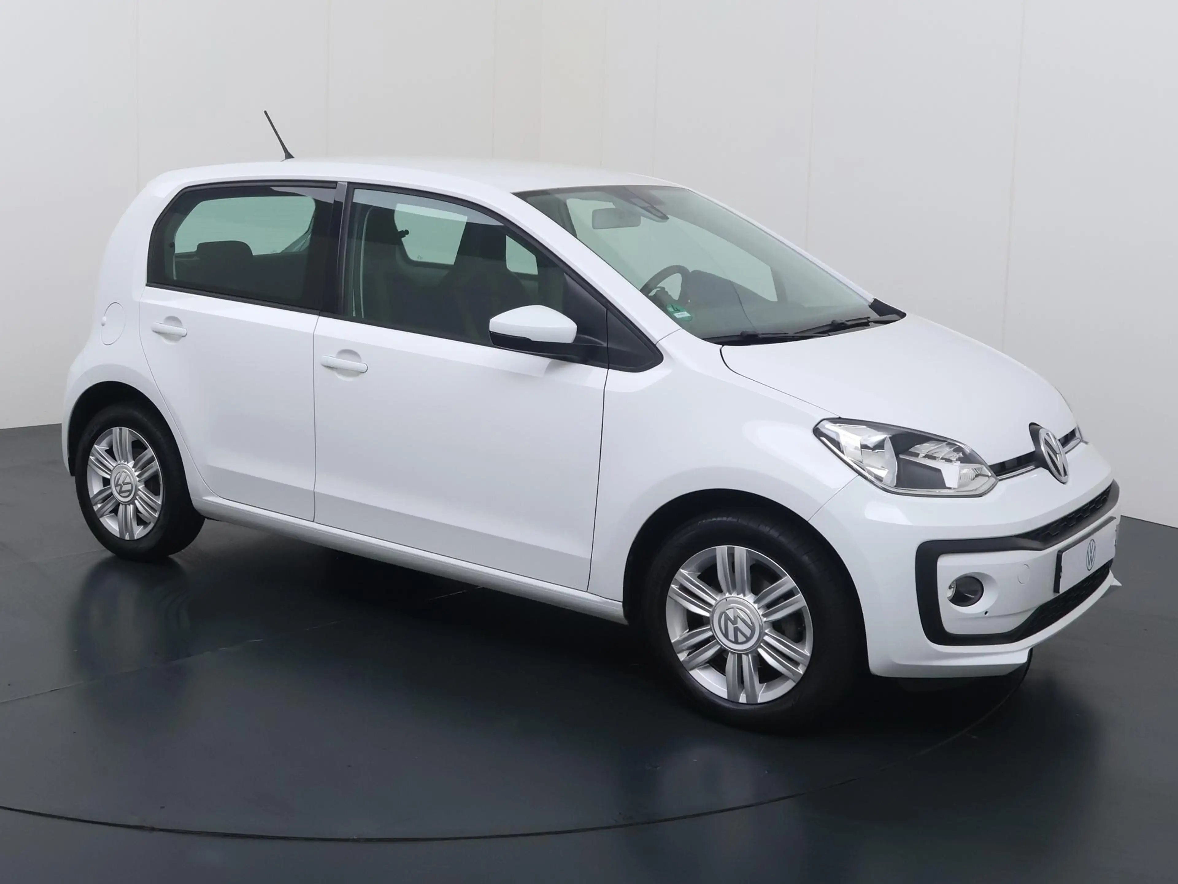 Volkswagen up! 1.0 BMT high up! | 75 PK | Cruise control | Climat — photo 3