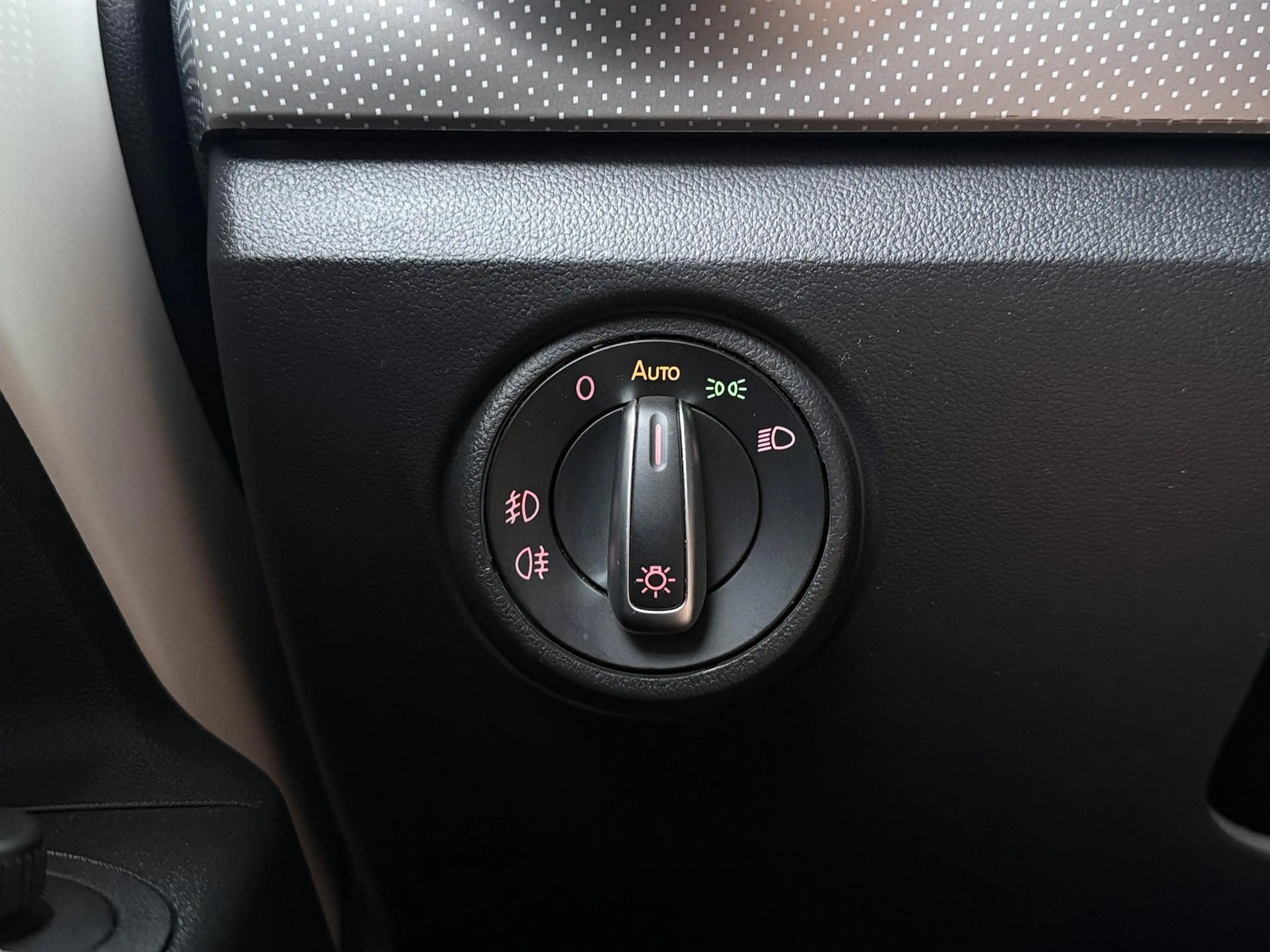 Volkswagen up! 1.0 BMT high up! | 75 PK | Cruise control | Climat — photo 8