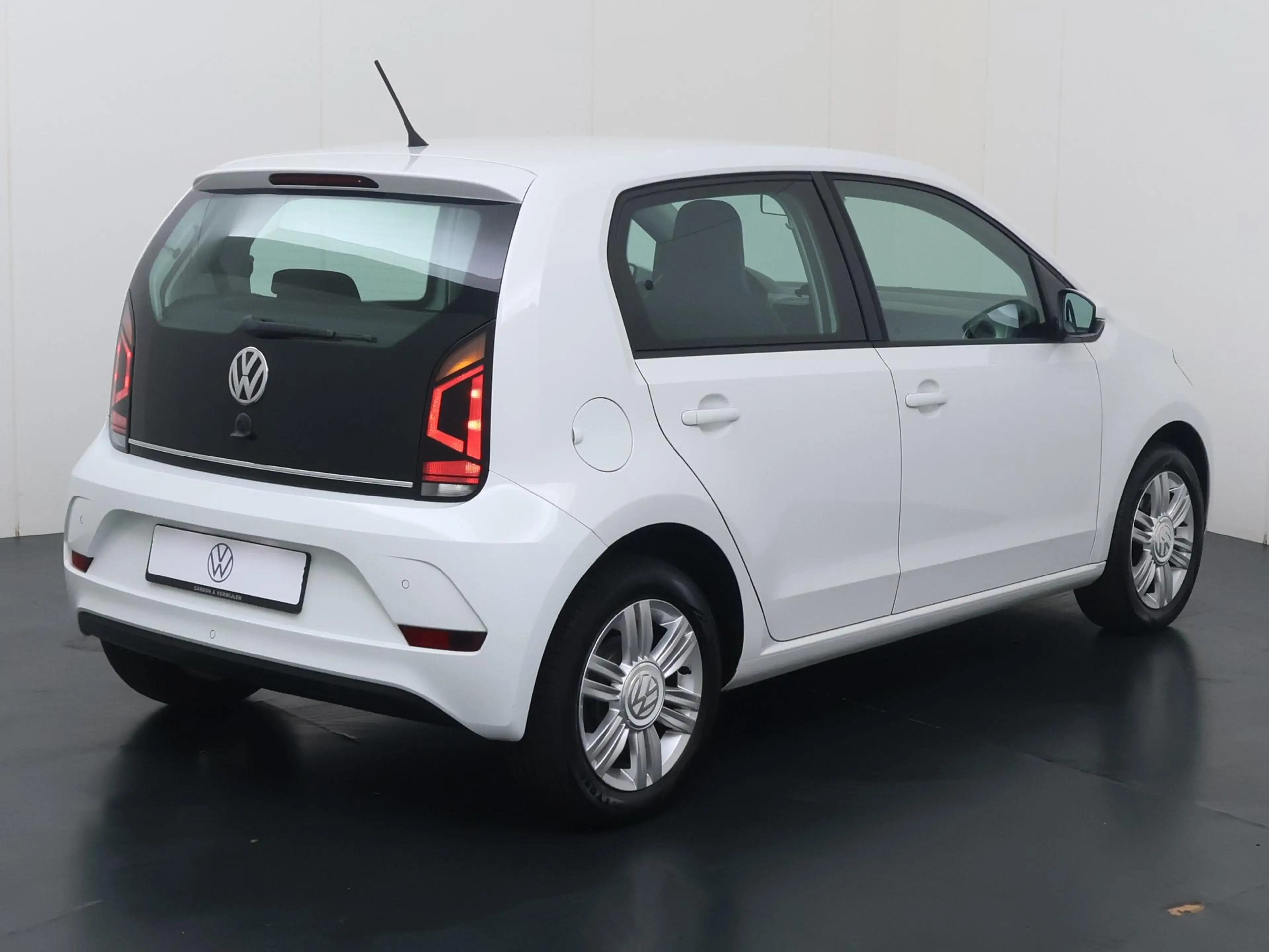 Volkswagen up! 1.0 BMT high up! | 75 PK | Cruise control | Climat — photo 5