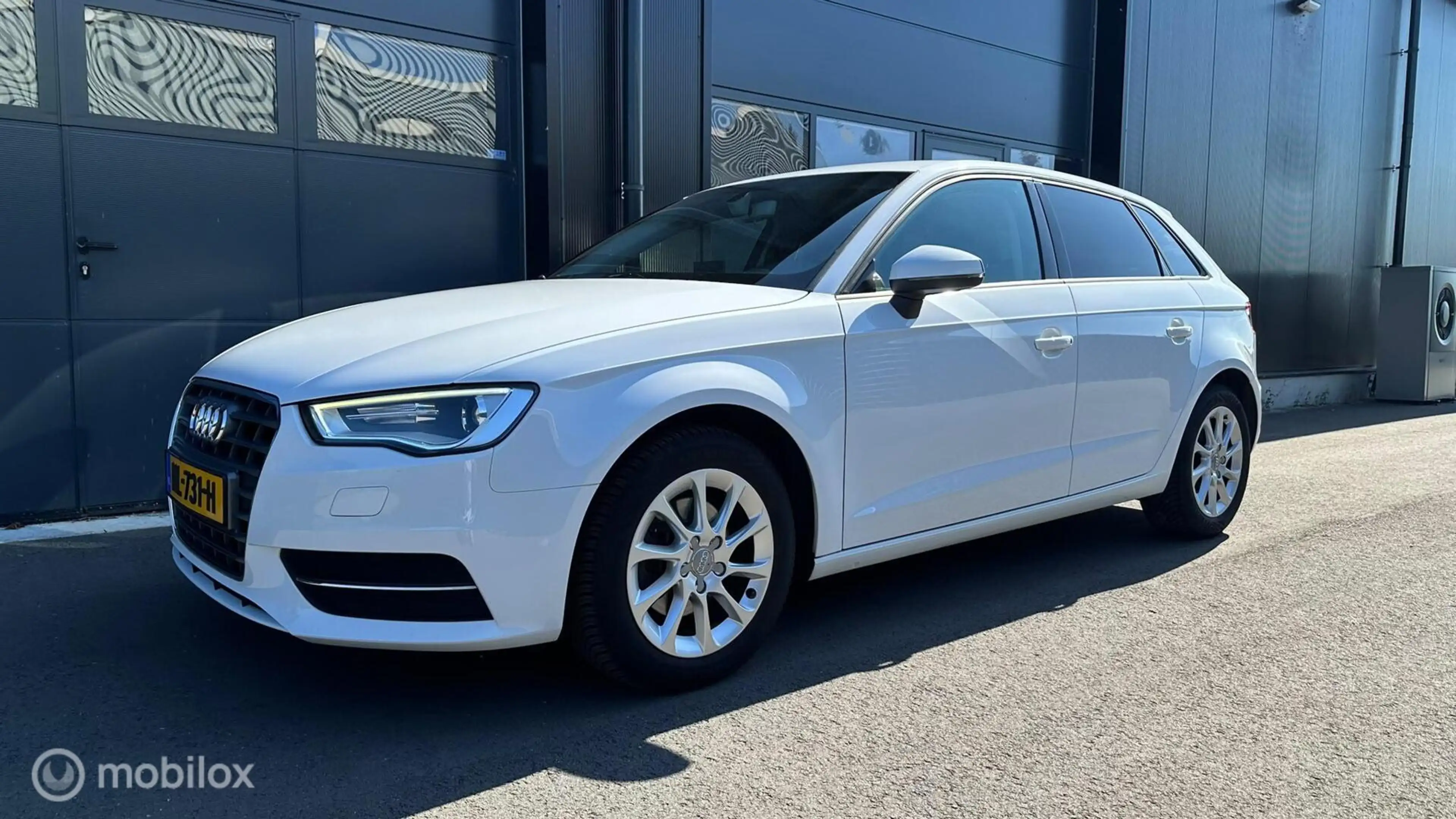 Audi A3 Sportback 1.2 TFSI Attraction Pro Line plus Incl B — photo 2