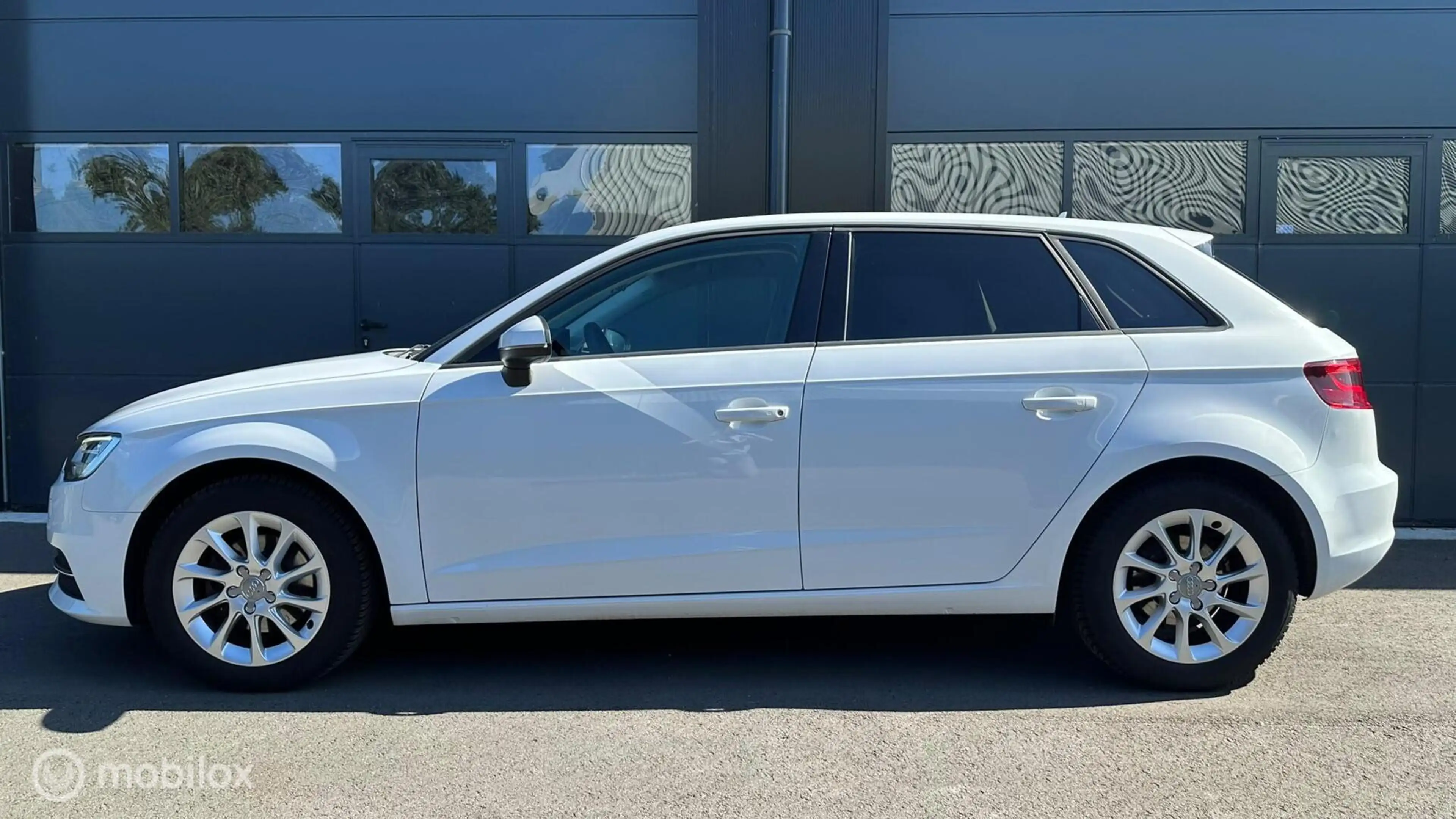 Audi A3 Sportback 1.2 TFSI Attraction Pro Line plus Incl B — photo 3