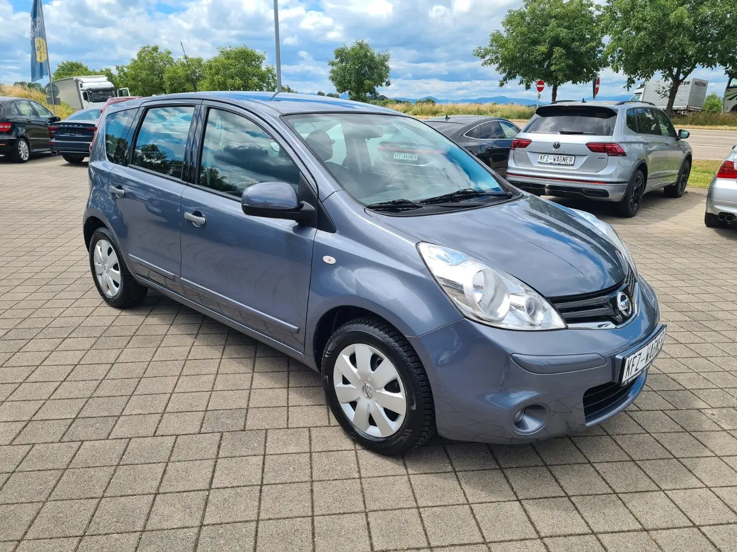 Nissan Note Visia 1.HAND Wenig KM ! Gris - 2