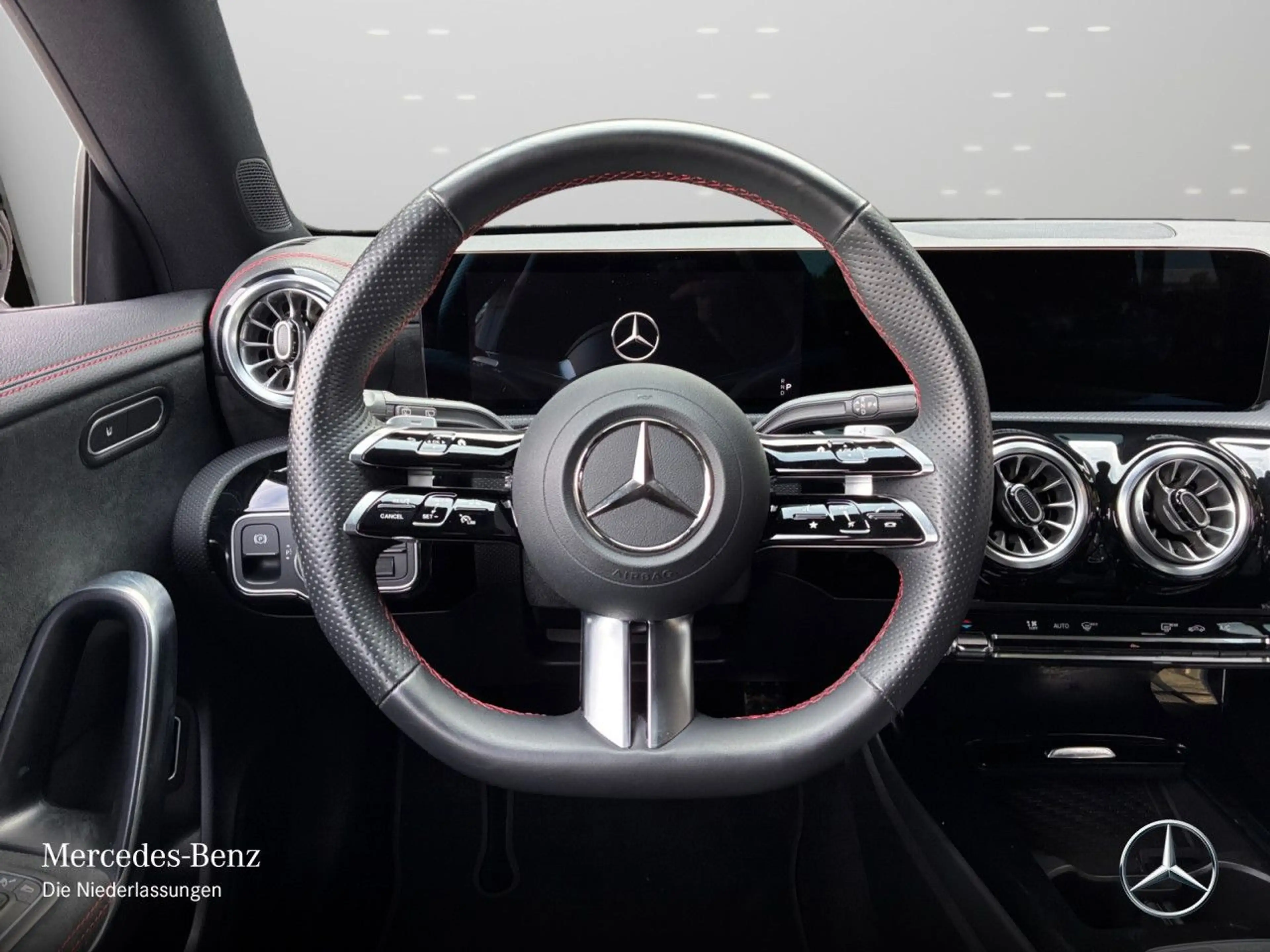 Mercedes-Benz CLA 220 d AMG+PANO+LED+KAMERA+TOTW+KEYLESS+8G — photo 14