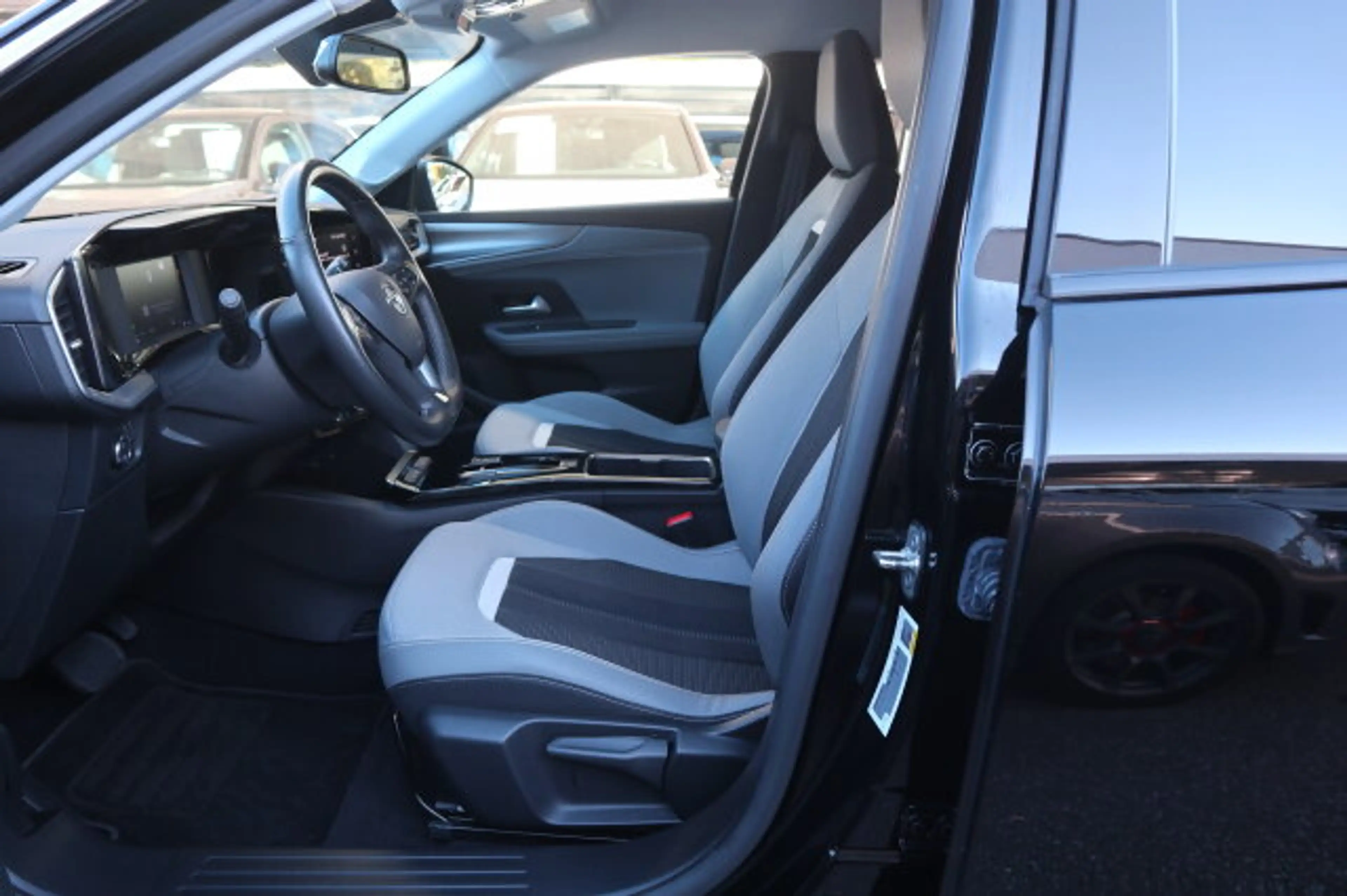 Opel Mokka e Elegance Navi/Klima/LED/Sitzhzg./Tempomat L-R Sensor/NSW/DAB-Tuner (Radioempfang digital) — photo 8