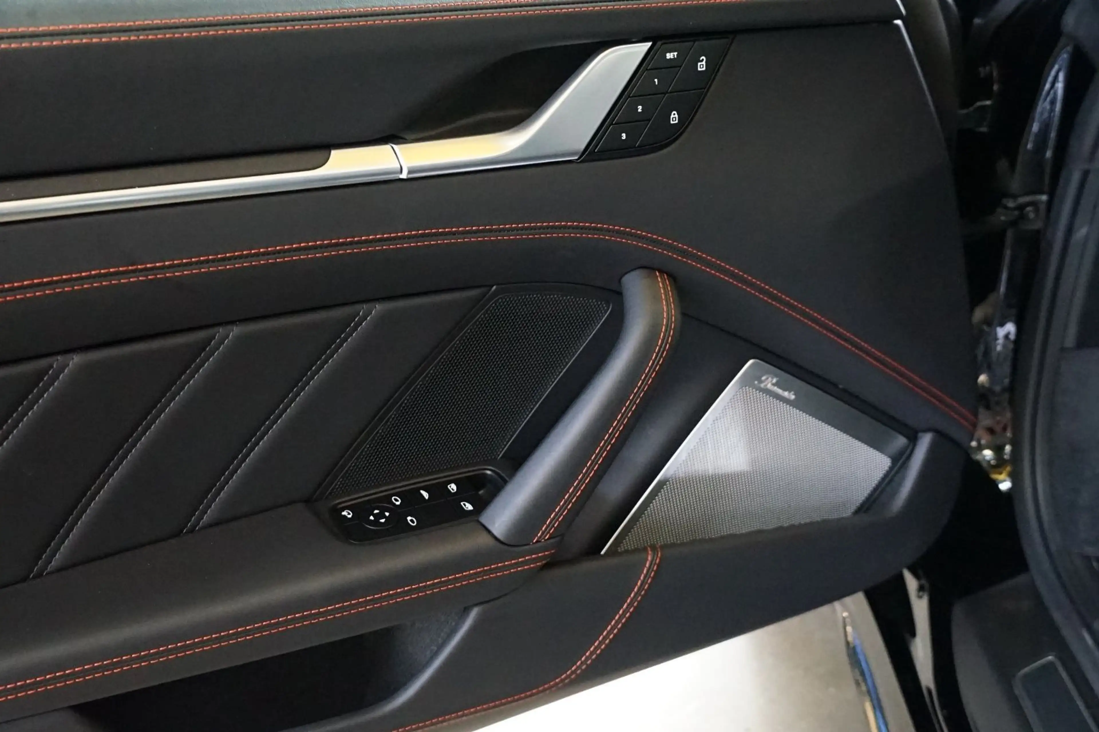 Porsche 992 911 Turbo S Cabriolet/LIFT/Burmester/Approved — photo 12