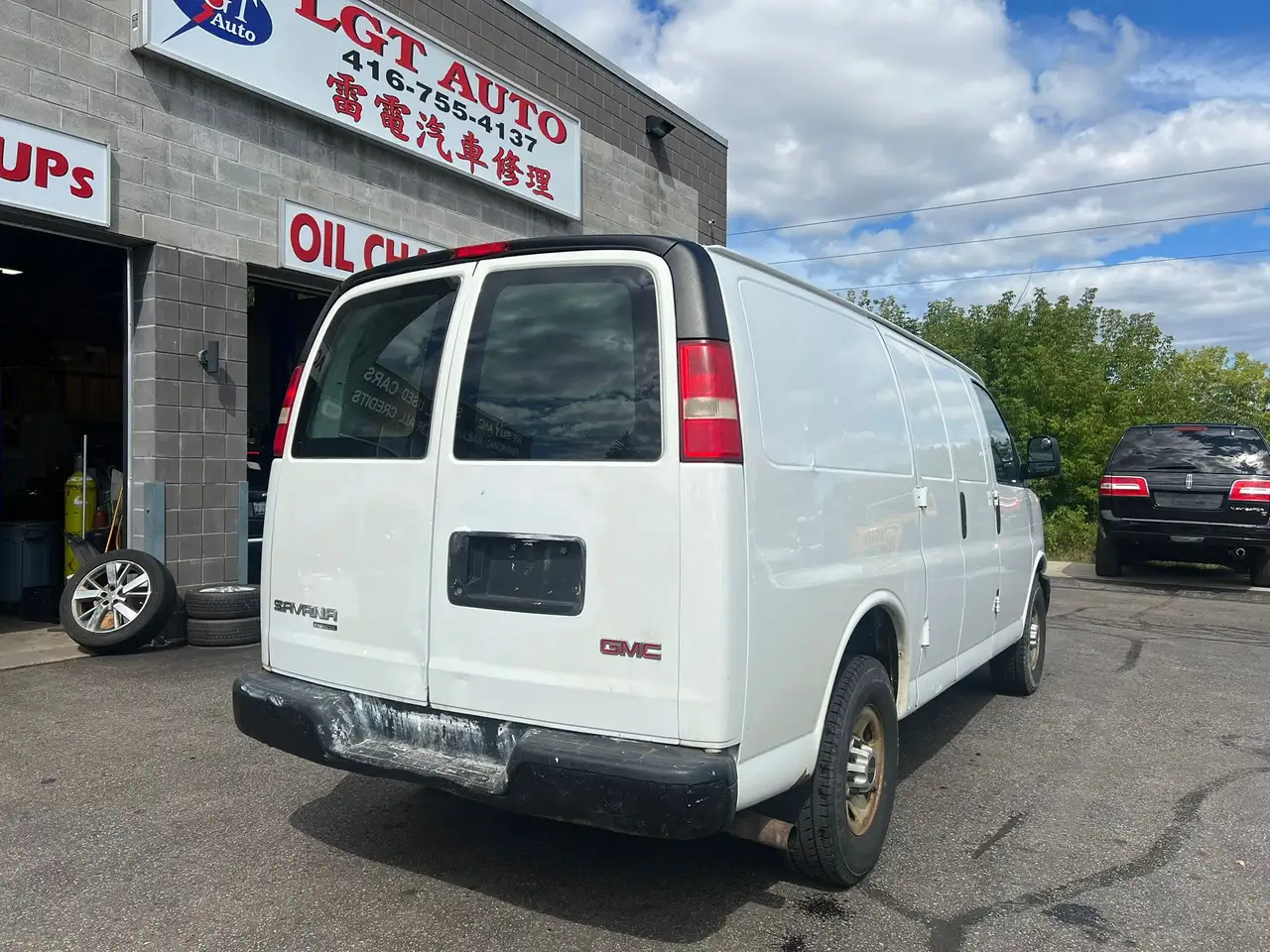 GMC Savana снимка GMC Savana