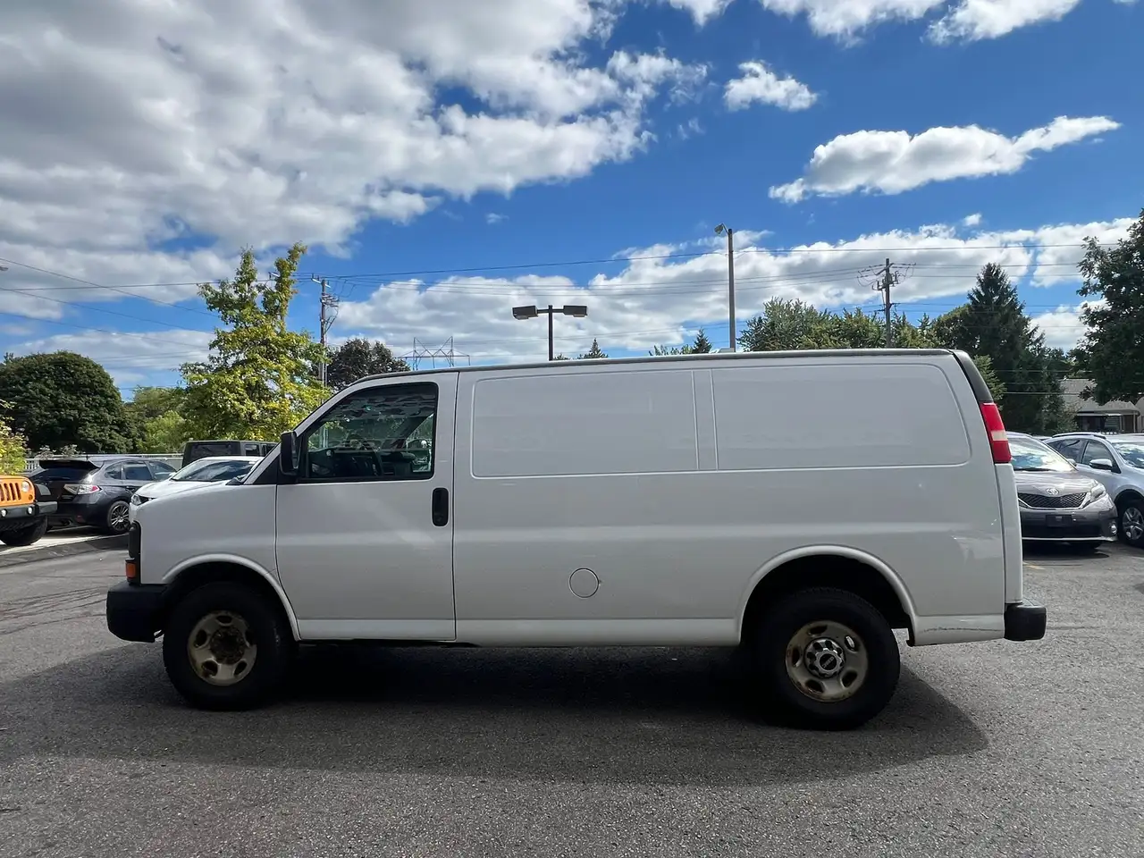 GMC Savana снимка GMC Savana