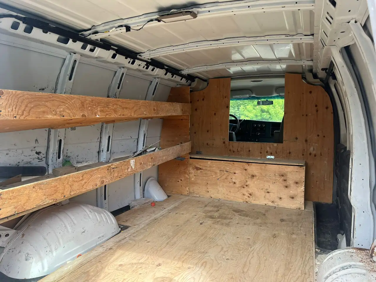 GMC Savana снимка GMC Savana