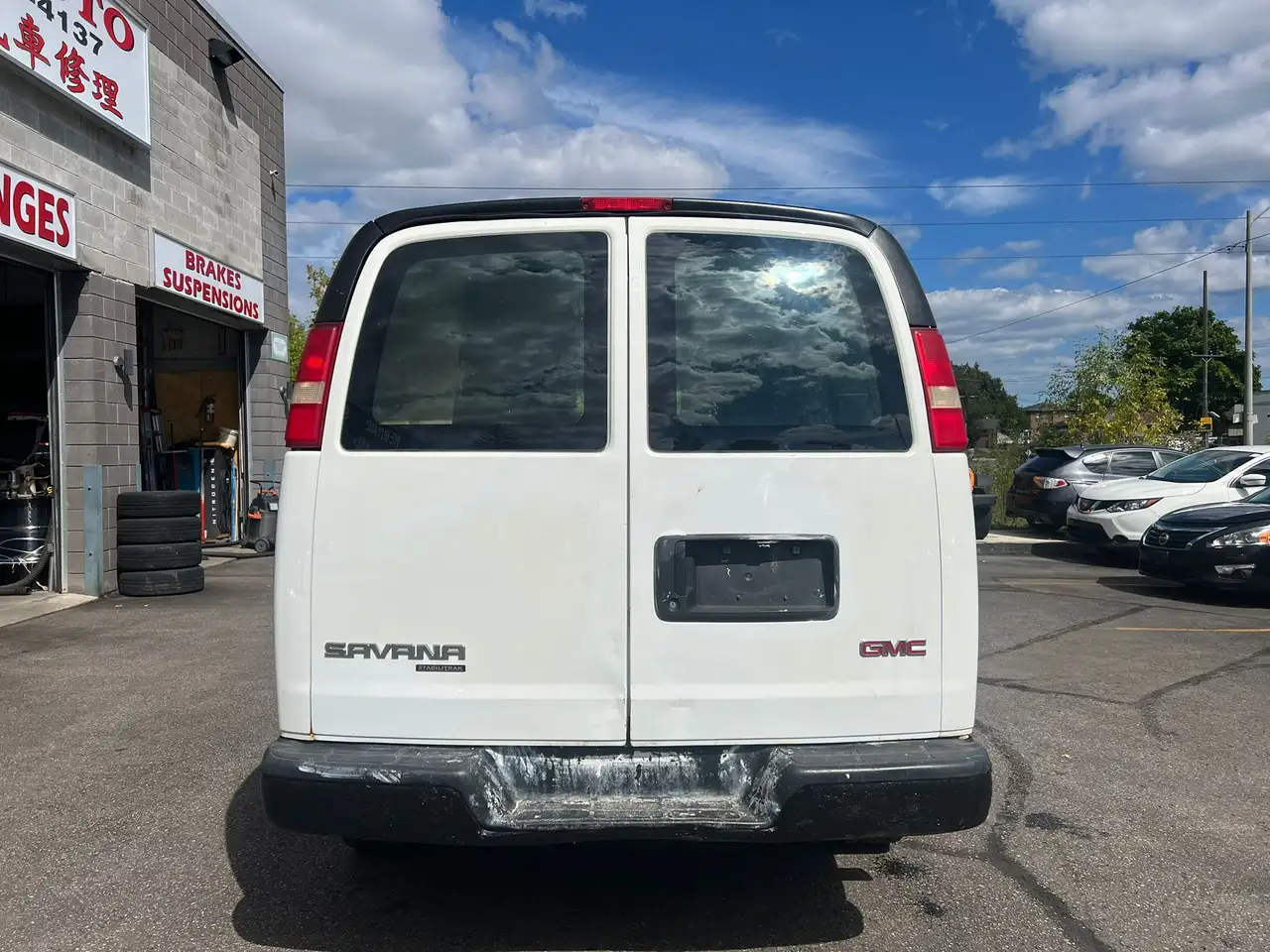 GMC Savana снимка GMC Savana