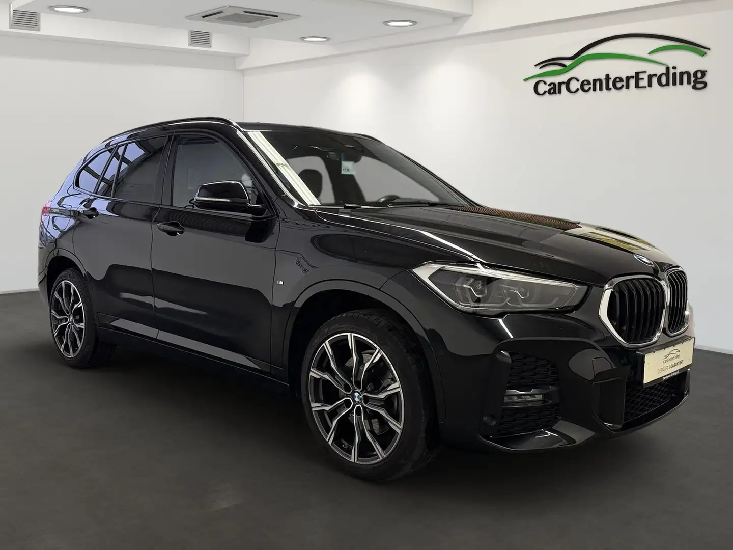 BMW X1 xDrive20i*M Sport*LED*Navi*AHK*Kamera*ParkA* Noir - 2
