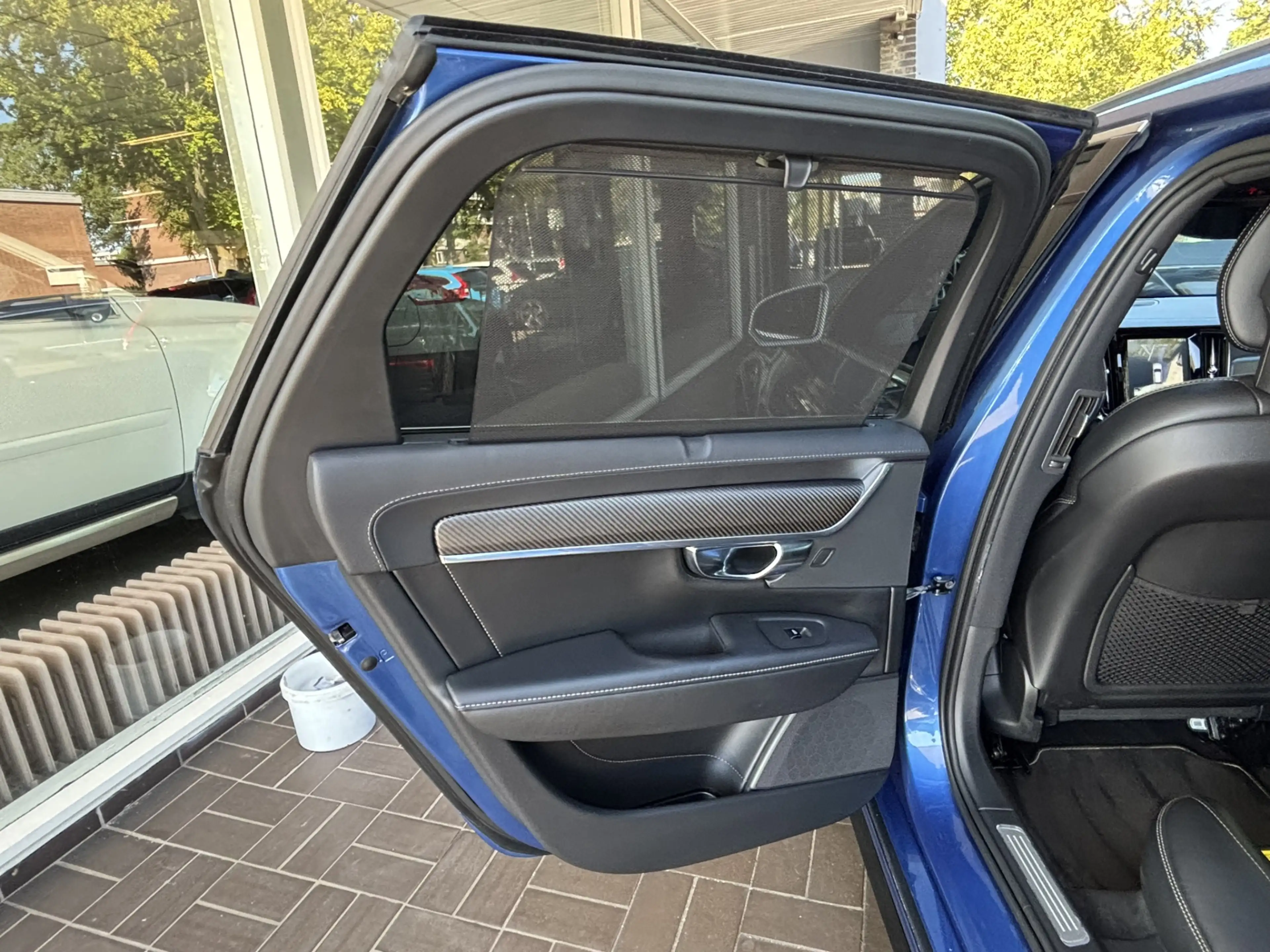 Volvo V90 T8 AWD R-Design HeadUp MASSAGE Luchtvering 360 DAB — photo 22
