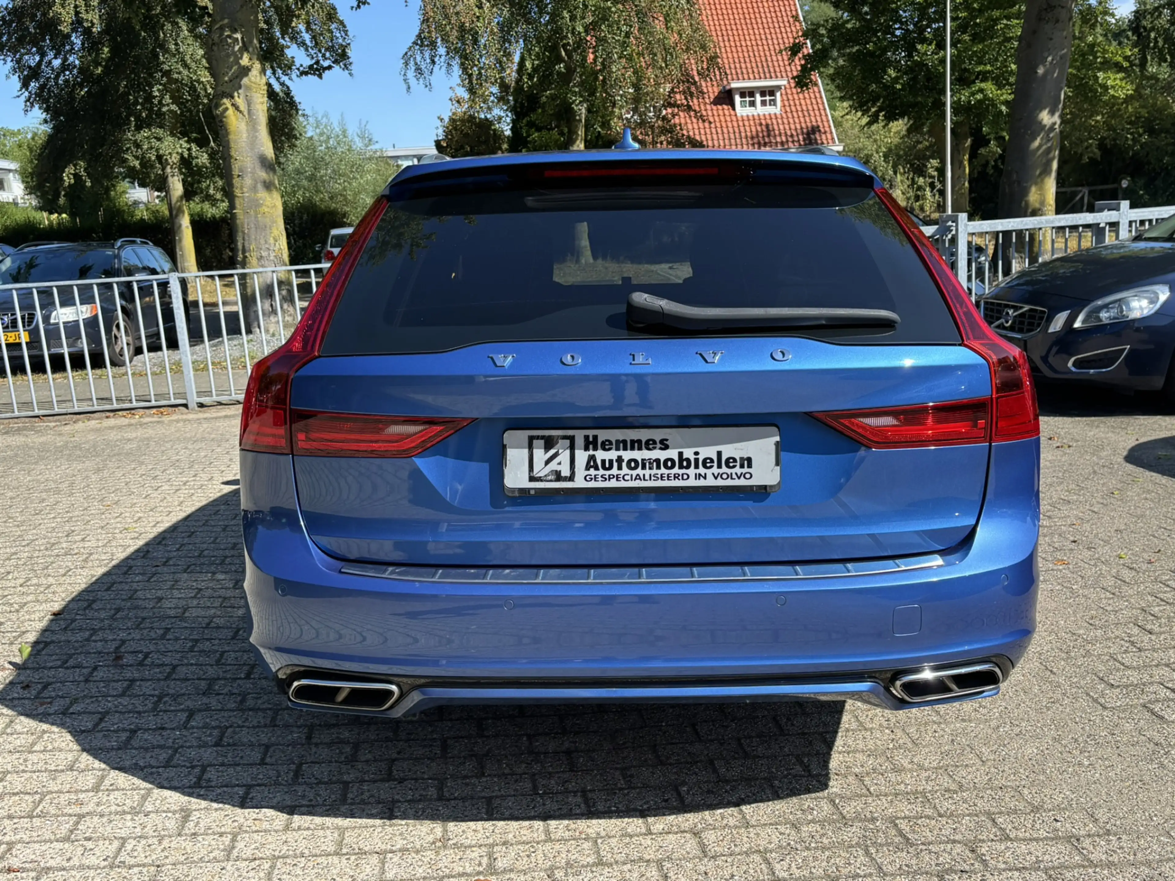 Volvo V90 T8 AWD R-Design HeadUp MASSAGE Luchtvering 360 DAB — photo 16