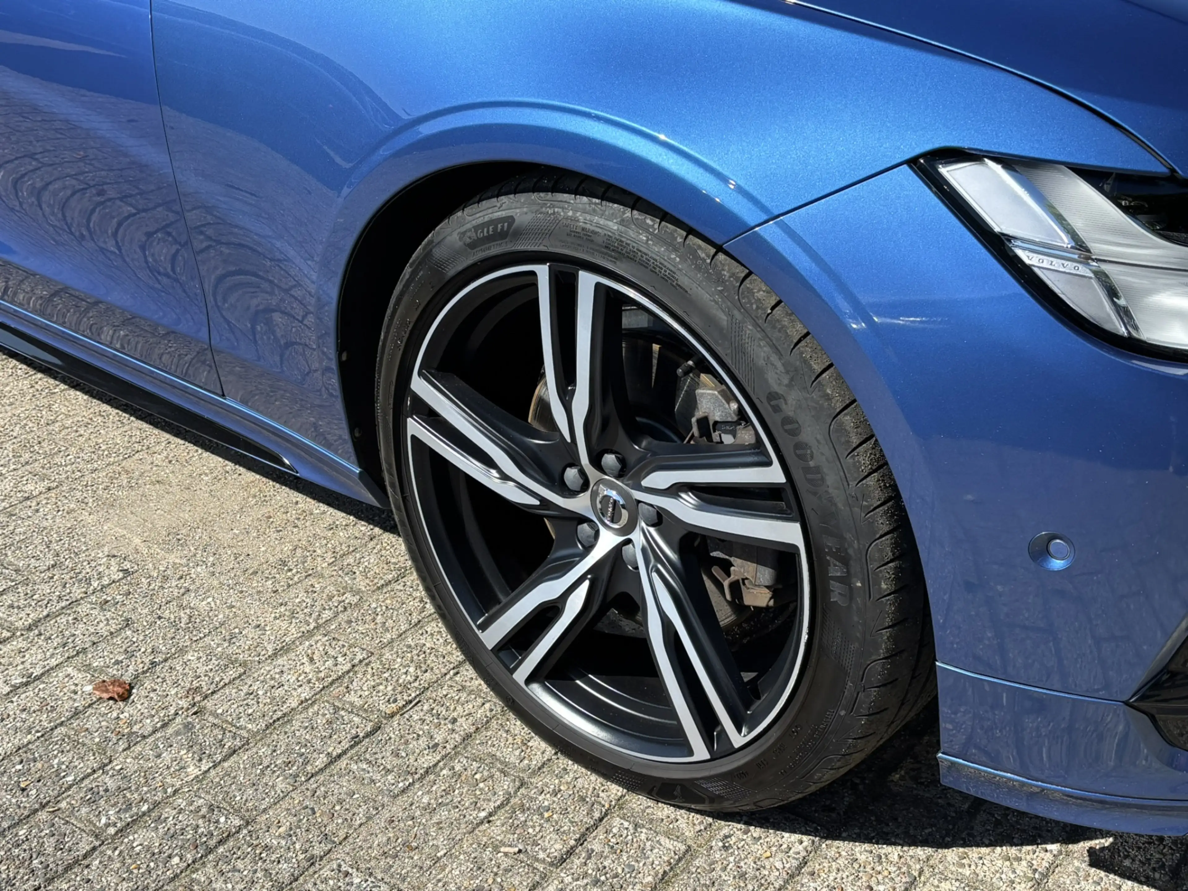 Volvo V90 T8 AWD R-Design HeadUp MASSAGE Luchtvering 360 DAB — photo 34