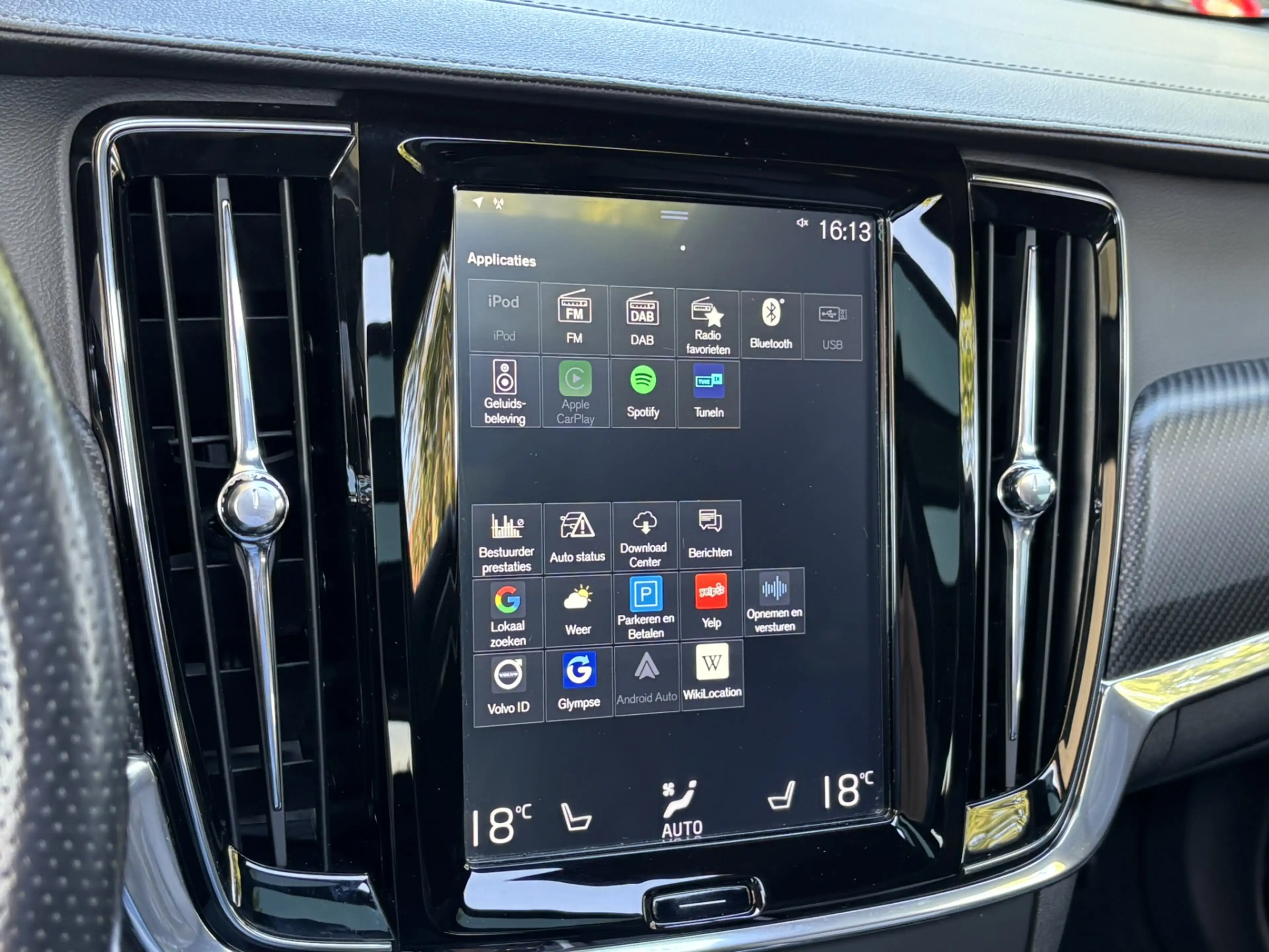 Volvo V90 T8 AWD R-Design HeadUp MASSAGE Luchtvering 360 DAB — photo 15