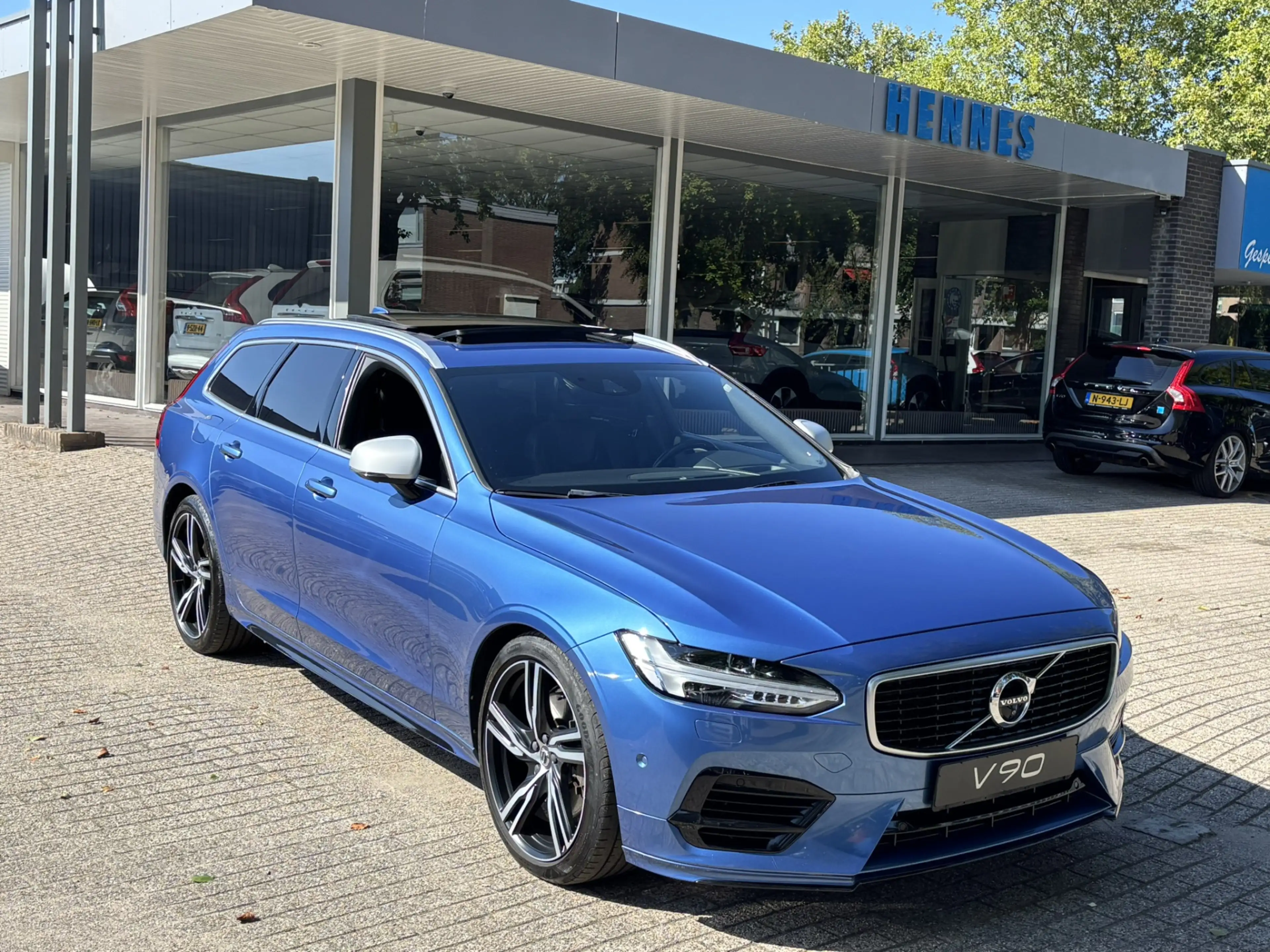 Volvo V90 T8 AWD R-Design HeadUp MASSAGE Luchtvering 360 DAB