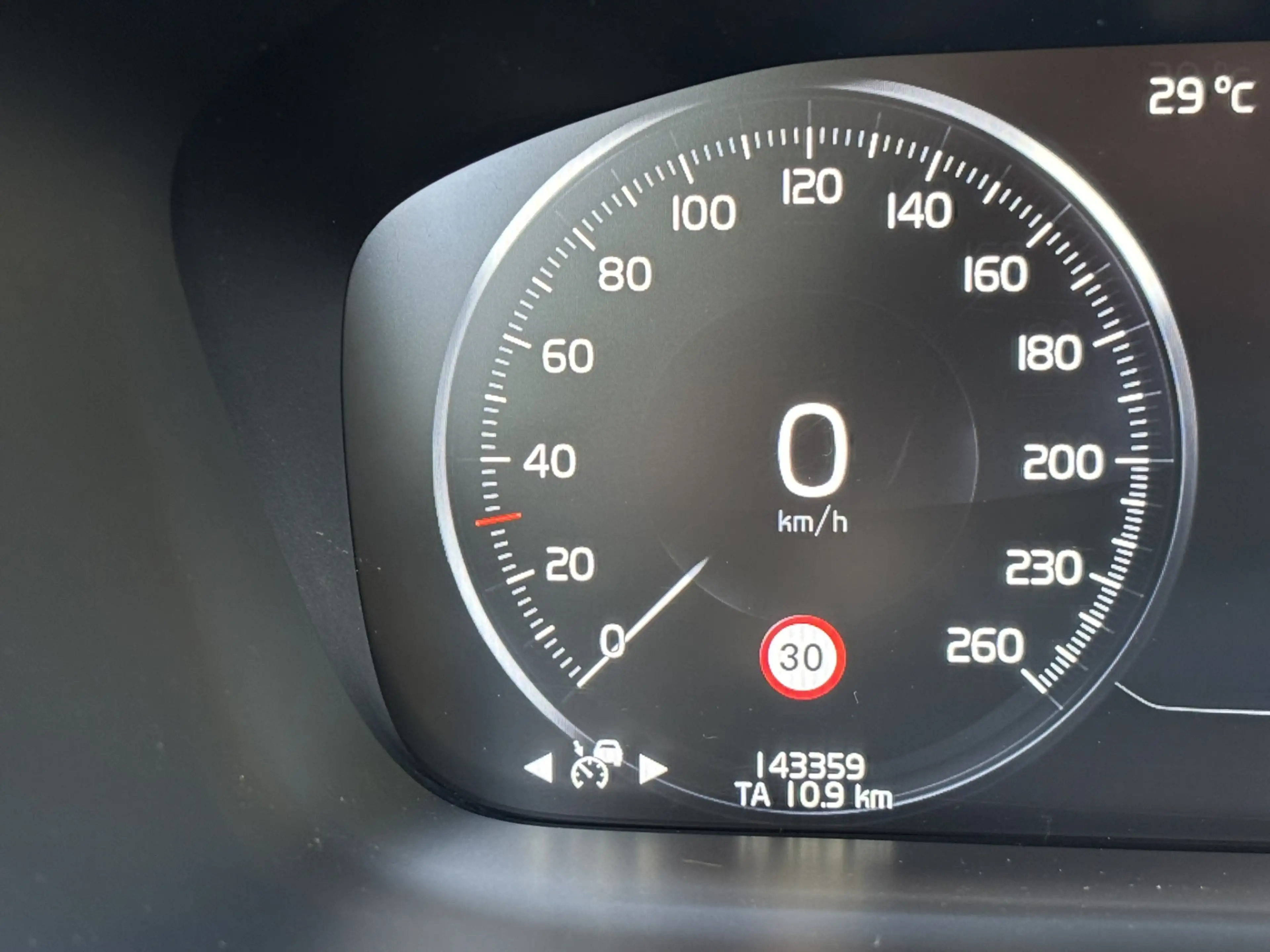 Volvo V90 T8 AWD R-Design HeadUp MASSAGE Luchtvering 360 DAB — photo 33