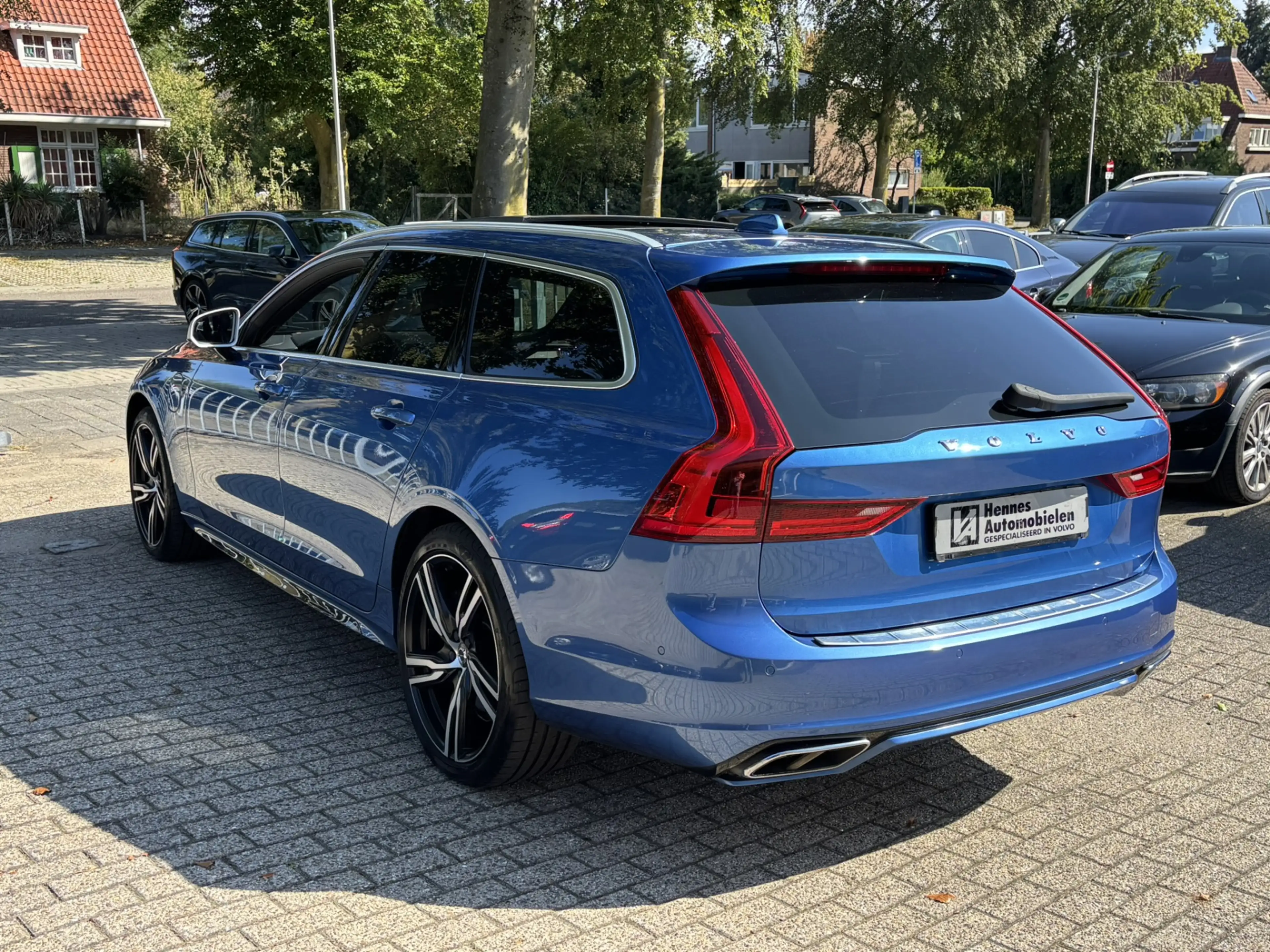 Volvo V90 T8 AWD R-Design HeadUp MASSAGE Luchtvering 360 DAB — photo 6
