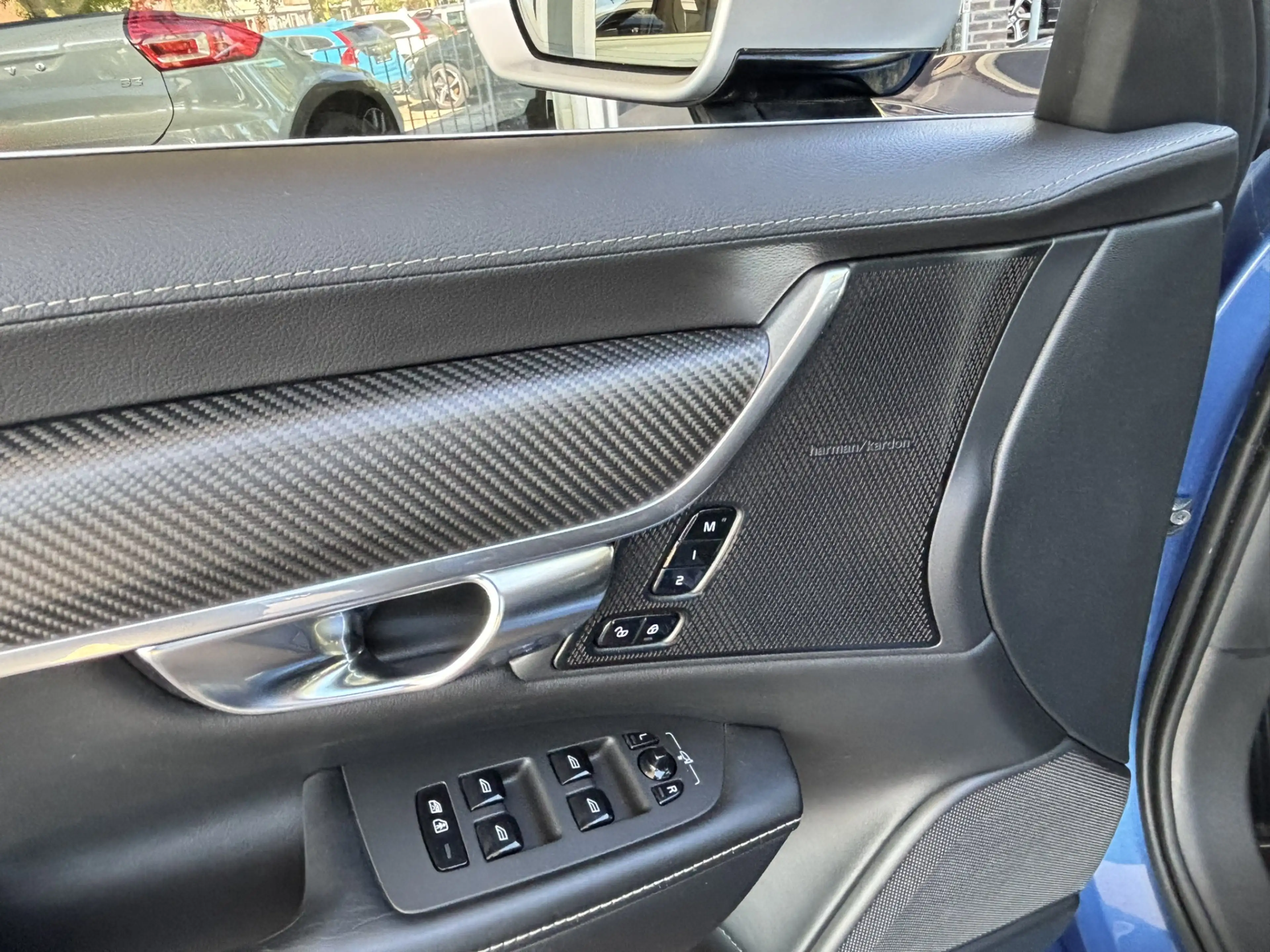 Volvo V90 T8 AWD R-Design HeadUp MASSAGE Luchtvering 360 DAB — photo 20