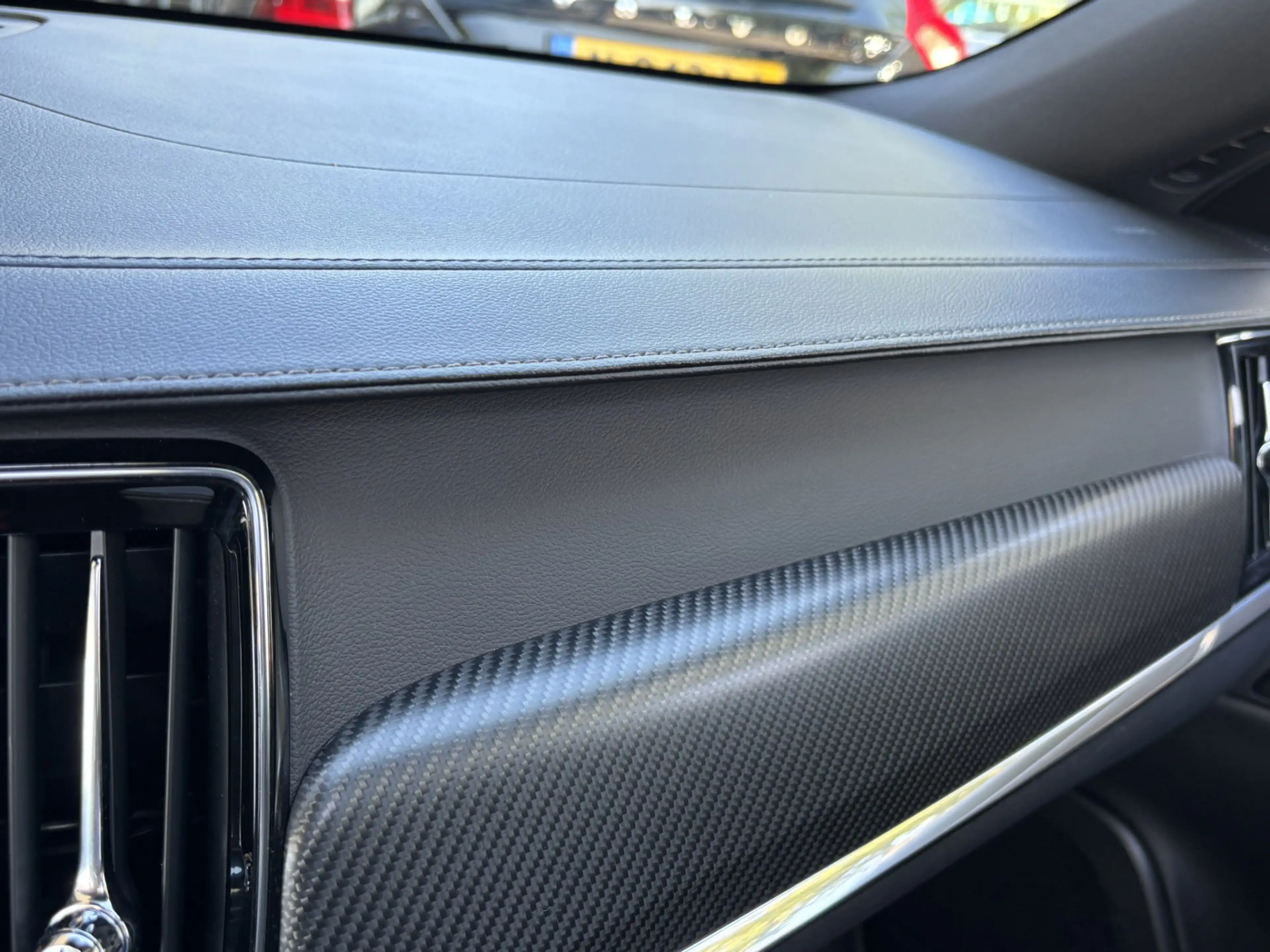 Volvo V90 T8 AWD R-Design HeadUp MASSAGE Luchtvering 360 DAB — photo 32