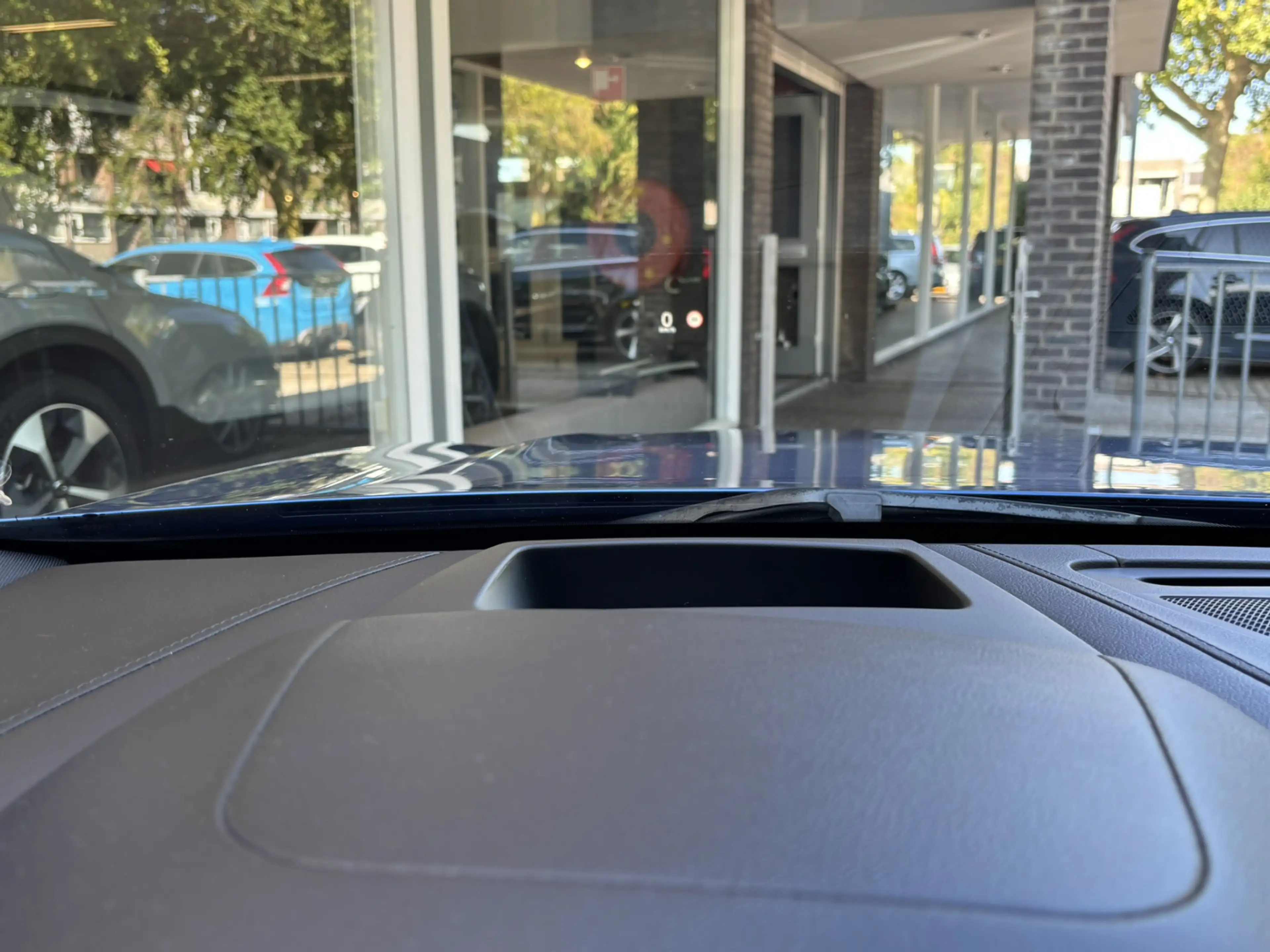 Volvo V90 T8 AWD R-Design HeadUp MASSAGE Luchtvering 360 DAB — photo 28