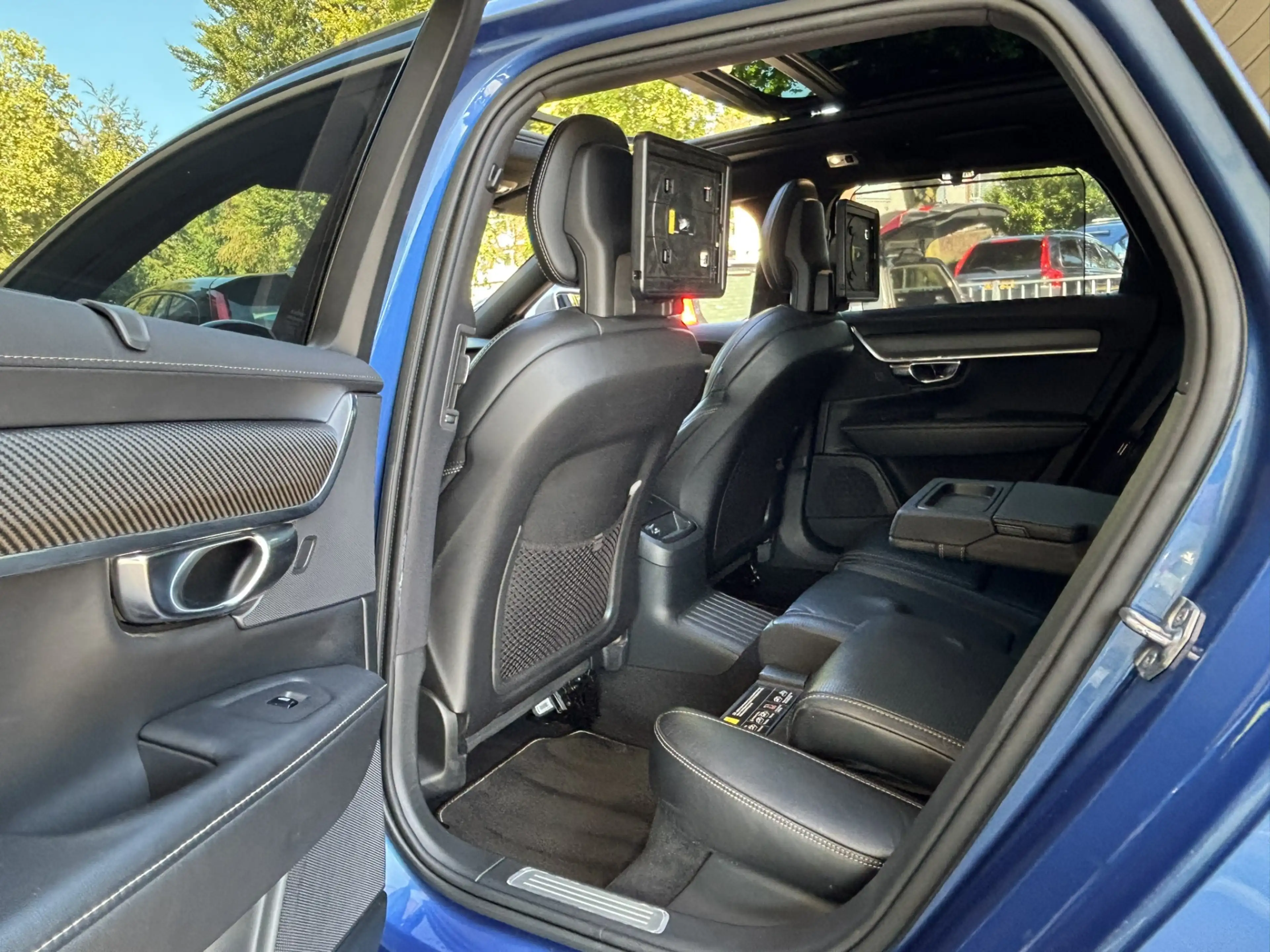 Volvo V90 T8 AWD R-Design HeadUp MASSAGE Luchtvering 360 DAB — photo 5