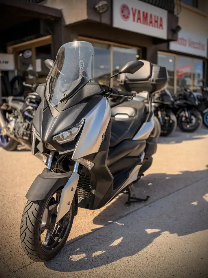 Yamaha X-Max 300