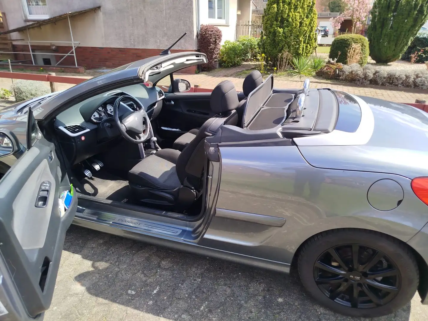 Peugeot 207 207 CC 120 VTi JBL Sondermodell Grau - 2