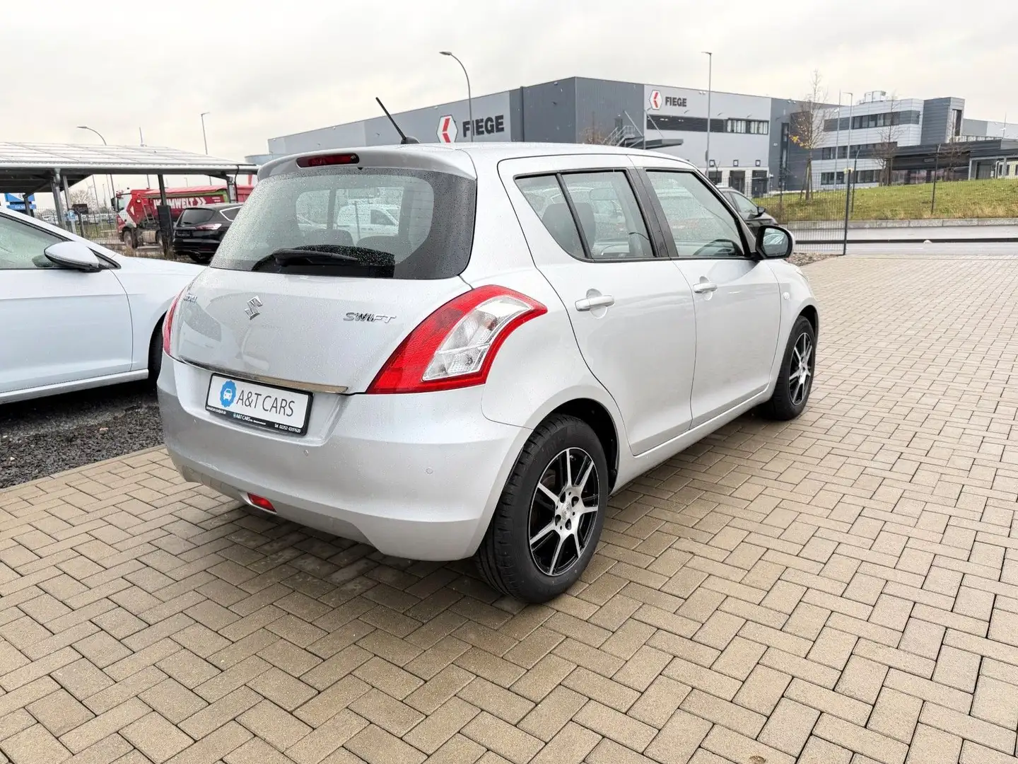 Suzuki Swift Club/Automatik/2. Hand/Klima/Sitzheizung Argent - 2