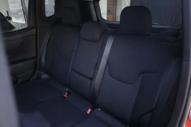 Jeep Renegade view 3