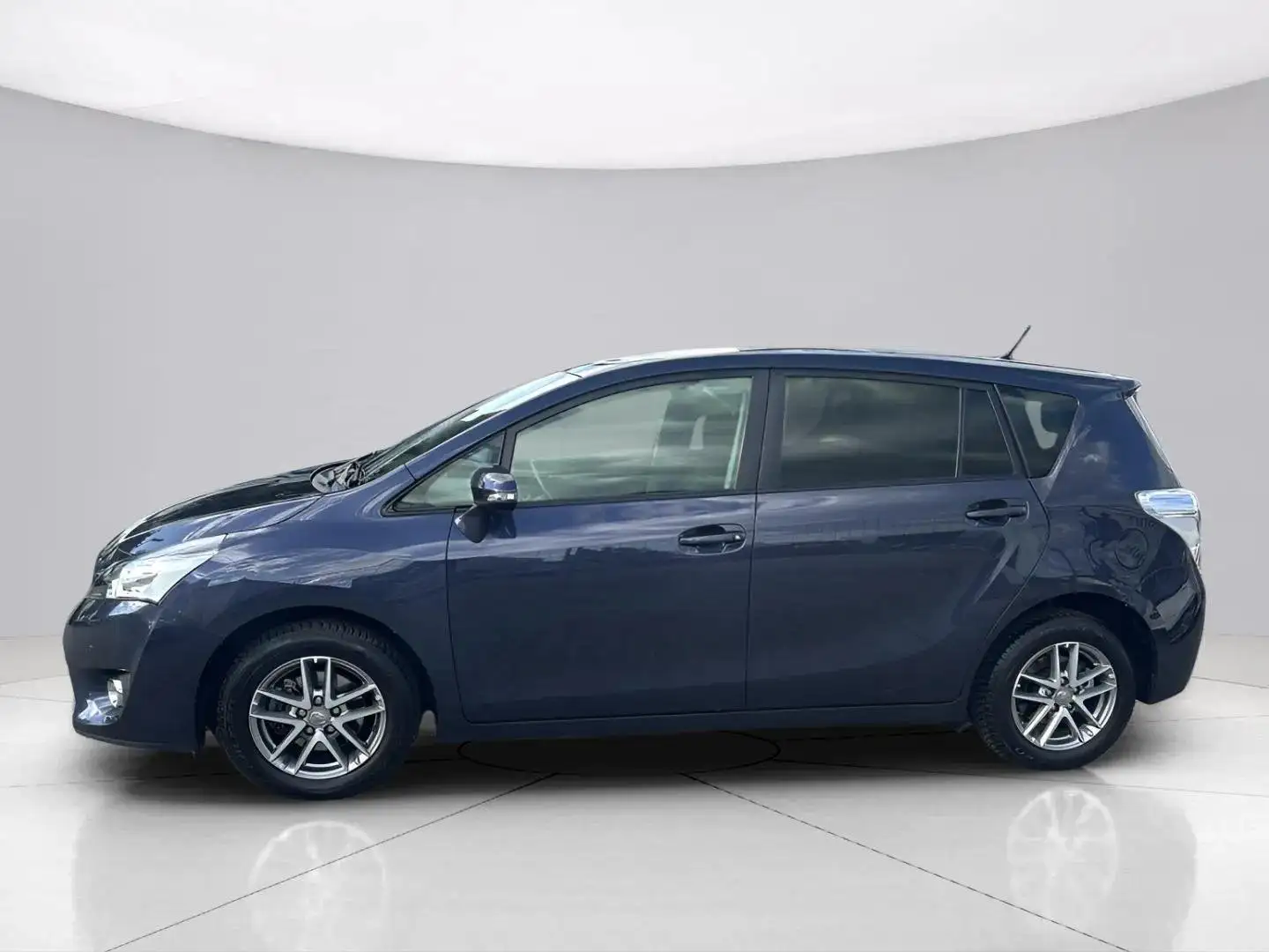 Toyota Verso SkyView Edition*Automatik*SHZ*Temp.*Navi*Kamera* Paars - 2