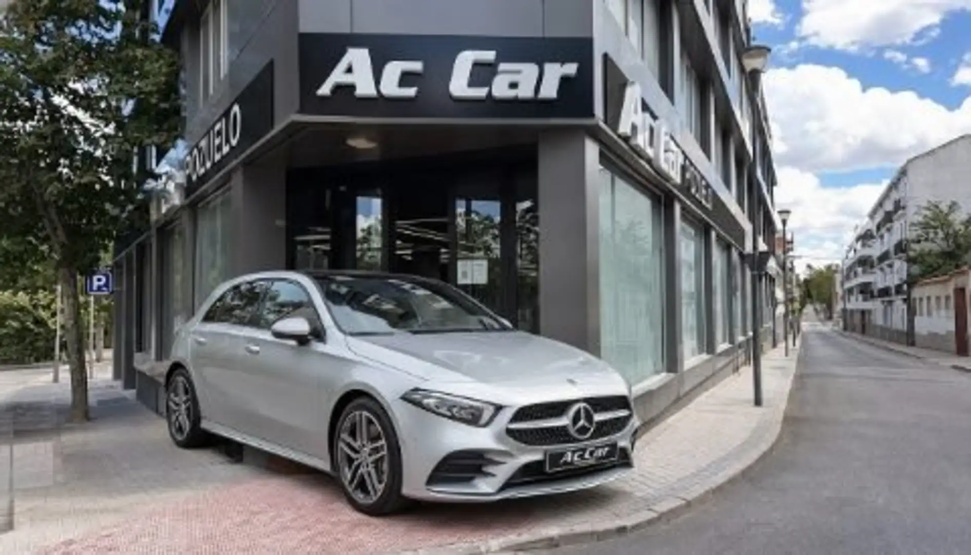 Mercedes-Benz A 200 200CDI BE AMG Line - 1