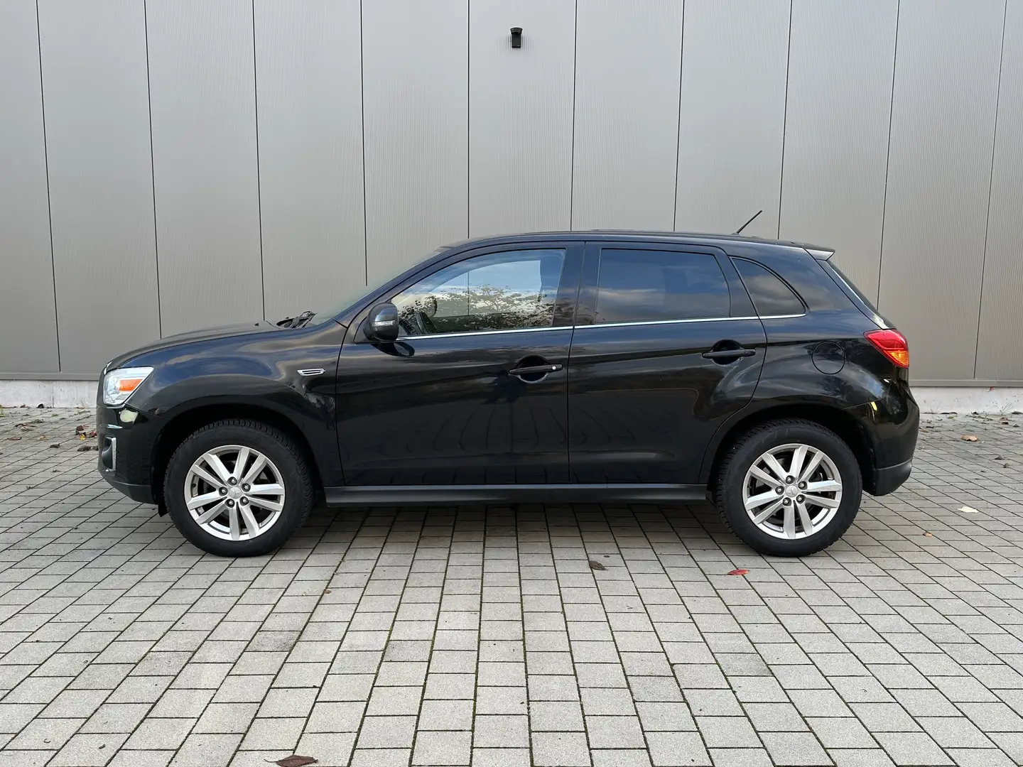 Mitsubishi ASX Edition 2WD Garantie Schwarz - 2