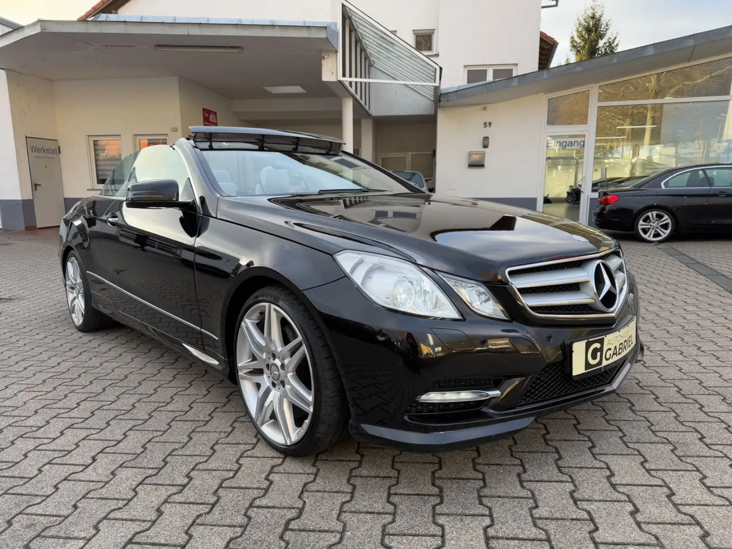 Mercedes-Benz E 350 CDI Cabrio AMG Navi Xenon SitzKlim H&K 19" Noir - 1