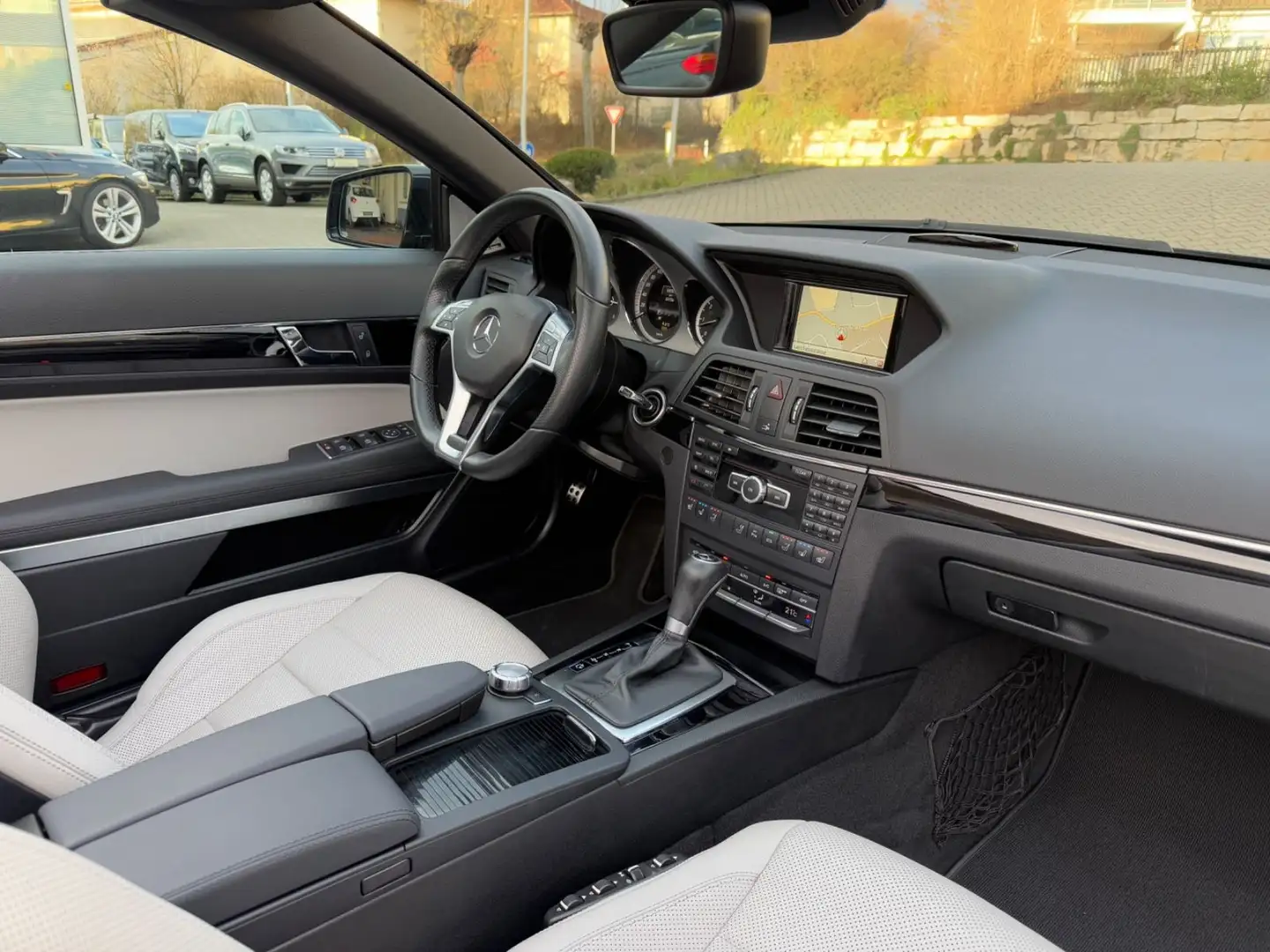 Mercedes-Benz E 350 CDI Cabrio AMG Navi Xenon SitzKlim H&K 19" Noir - 2
