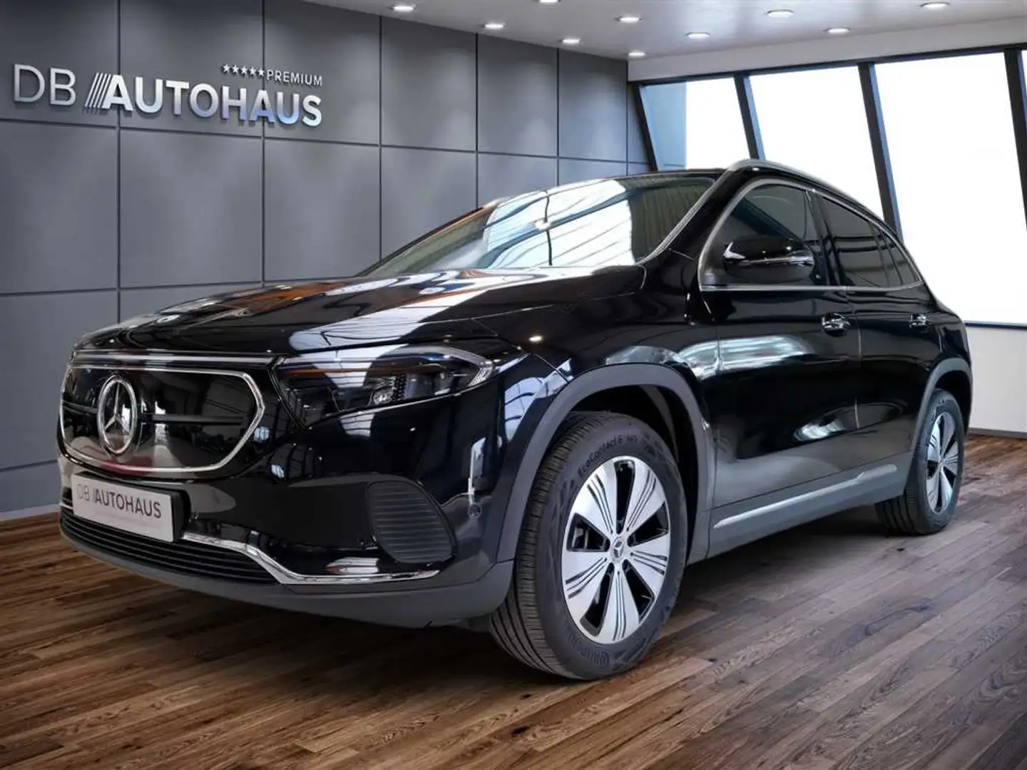 Mercedes-Benz EQA 300 4MATIC 67 kWh Noir - 1